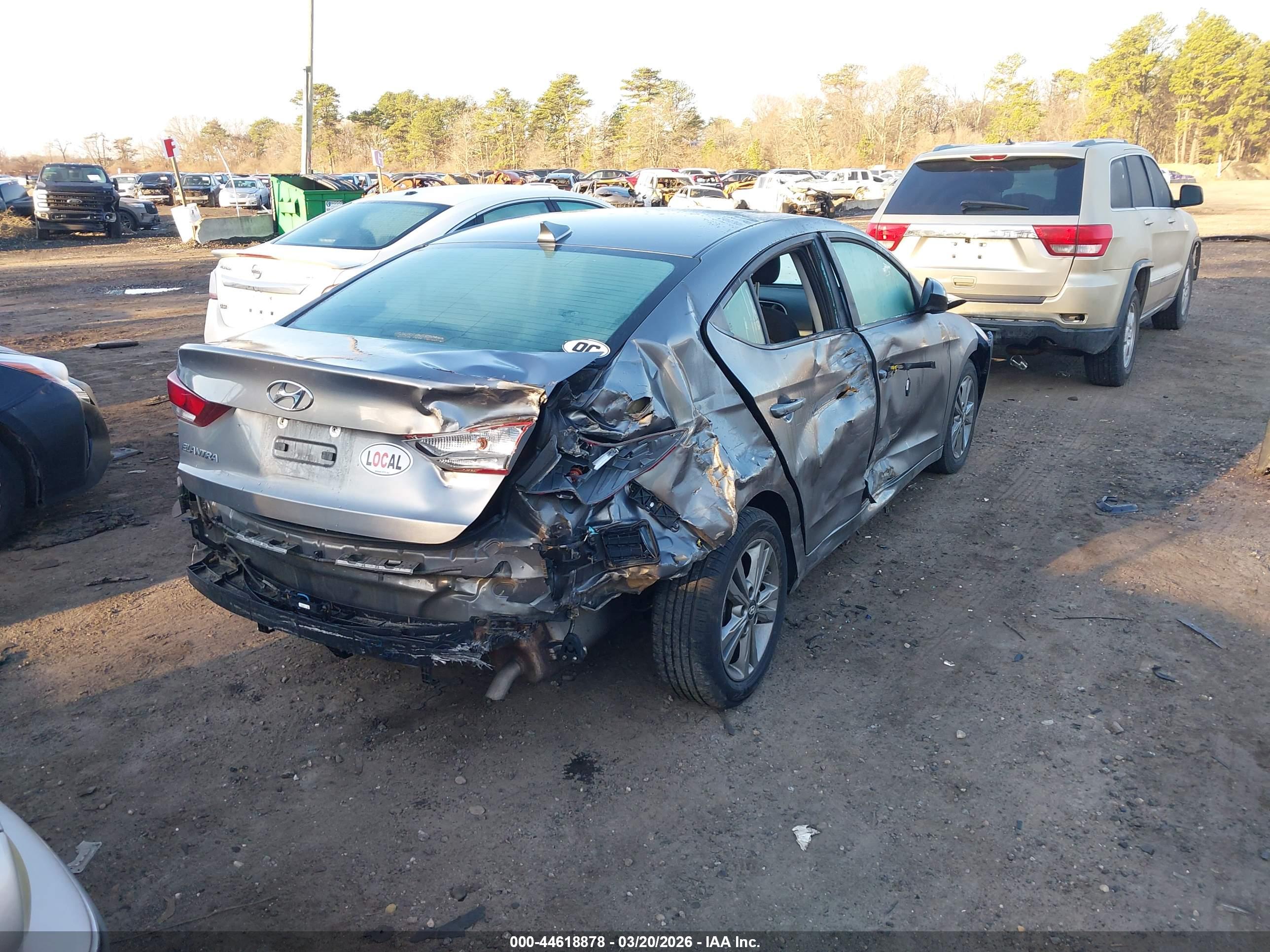 HYUNDAI ELANTRA image 4