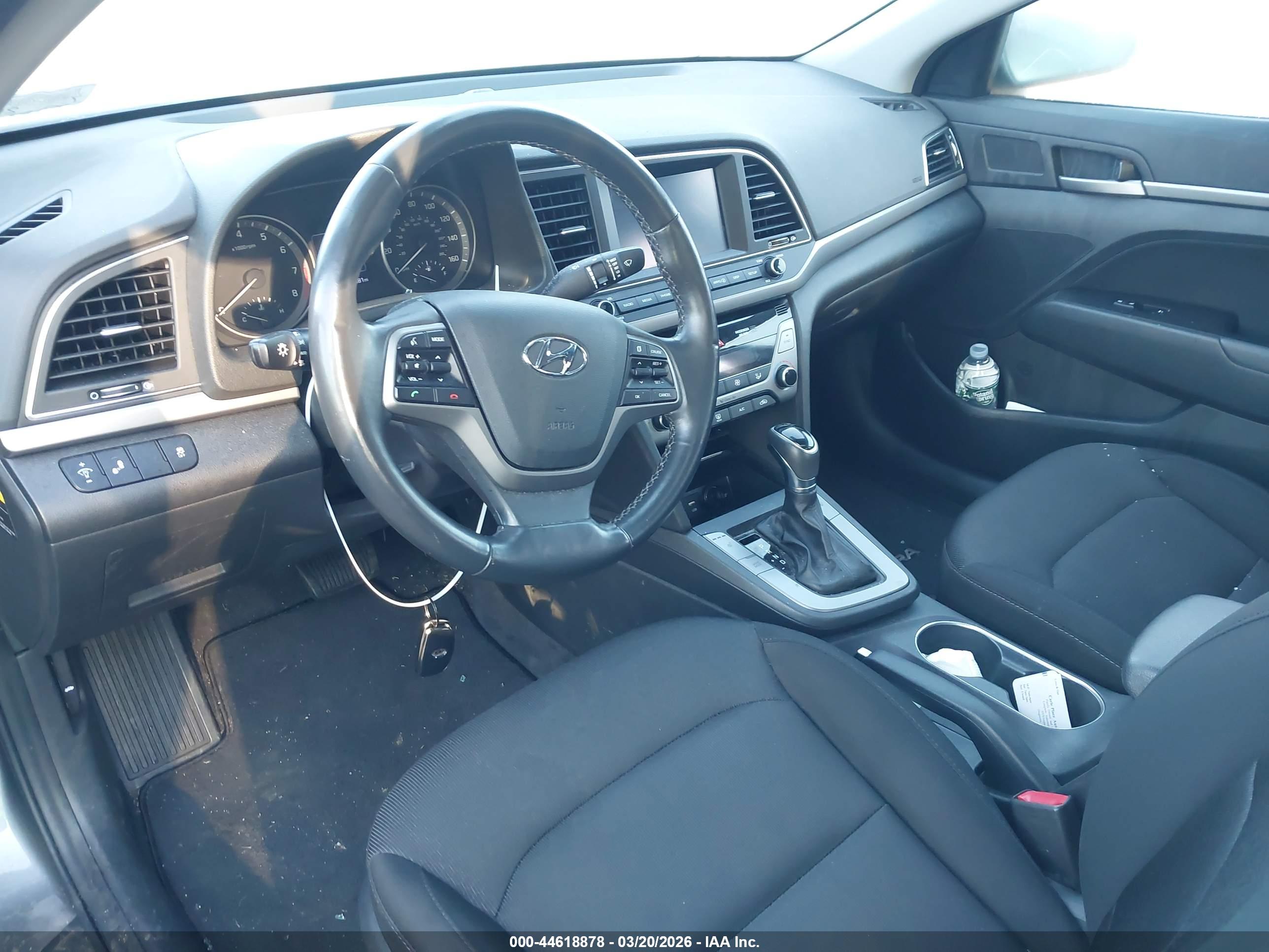 HYUNDAI ELANTRA image 5