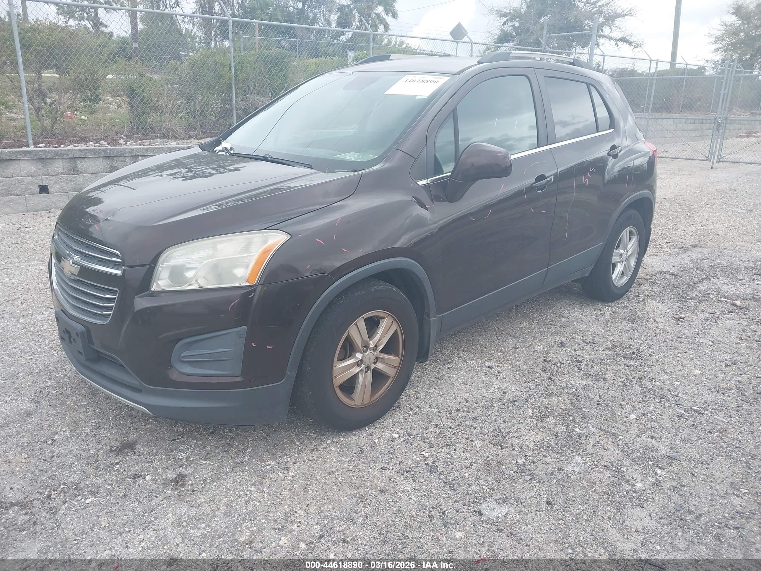 CHEVROLET TRAX image 2