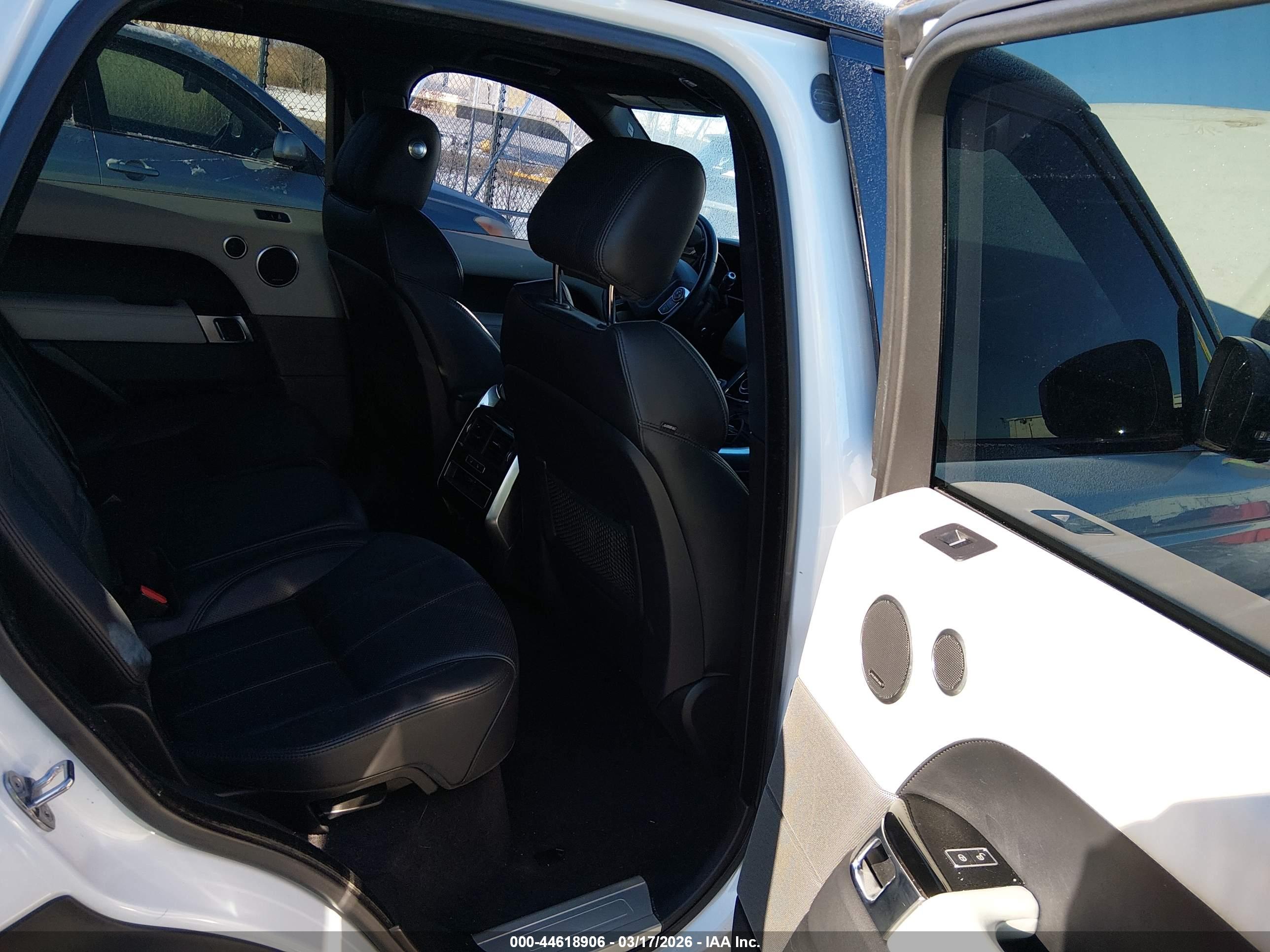 LAND ROVER image 8