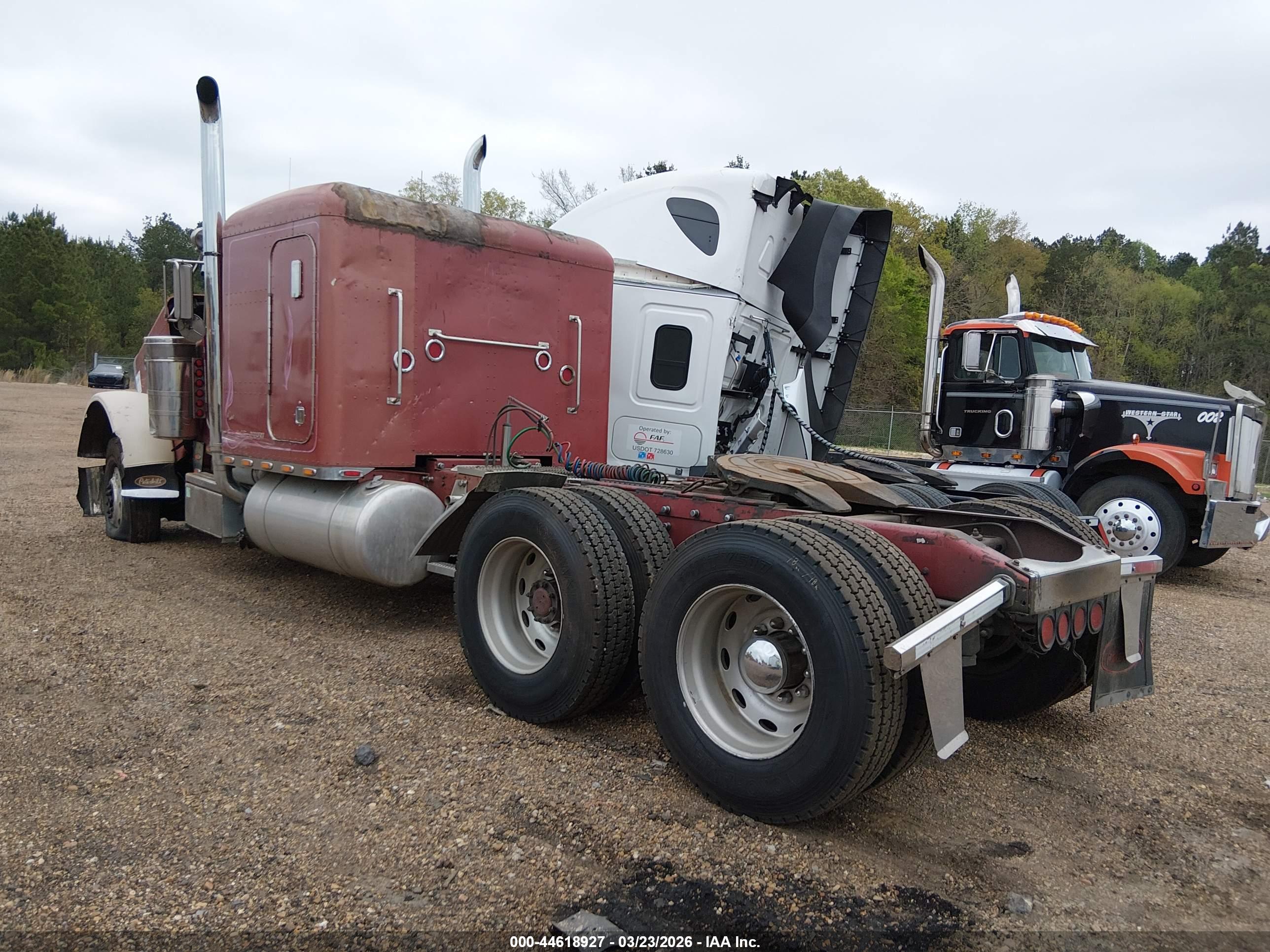 PETERBILT 379 image 3