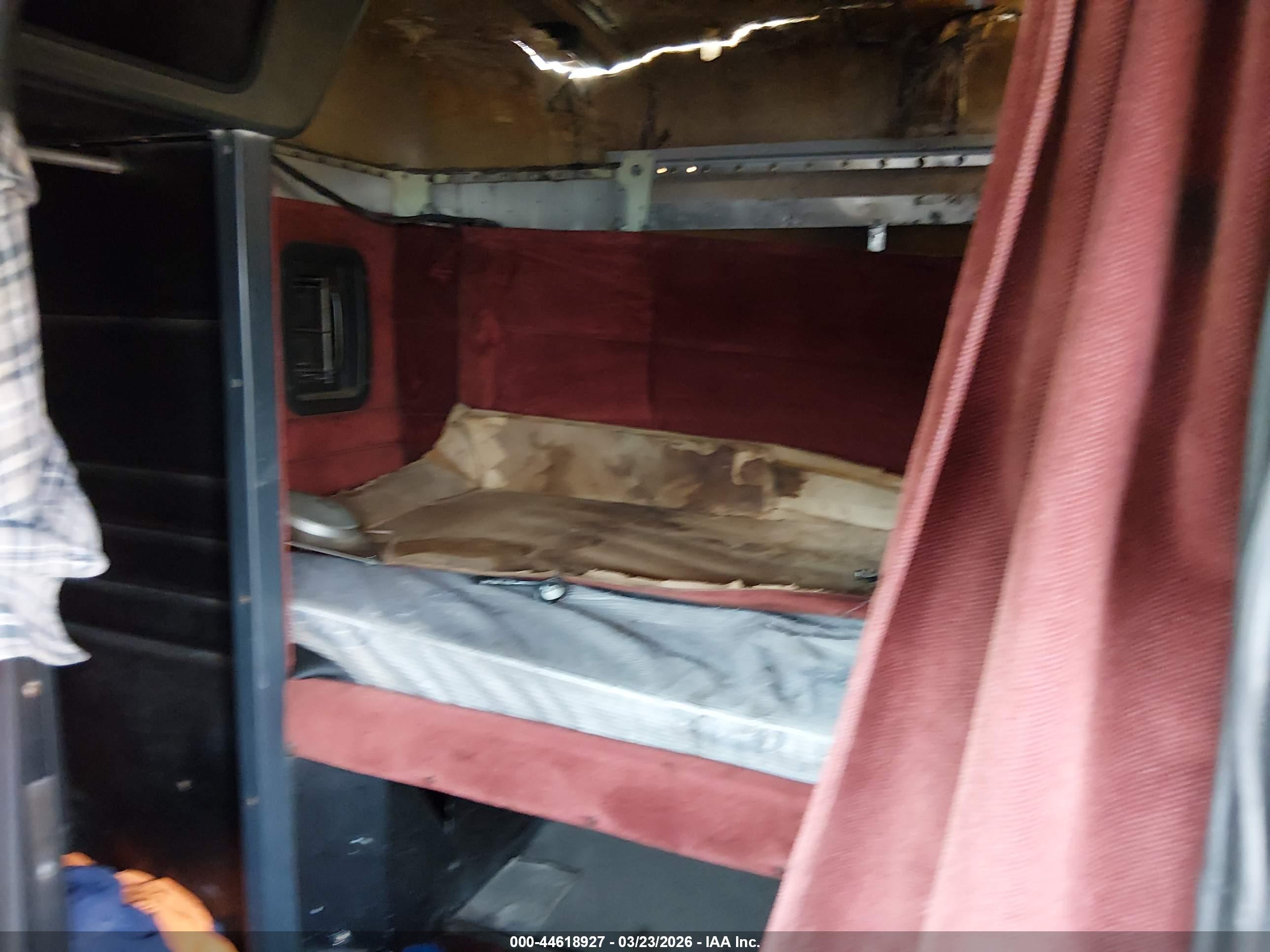PETERBILT 379 image 7