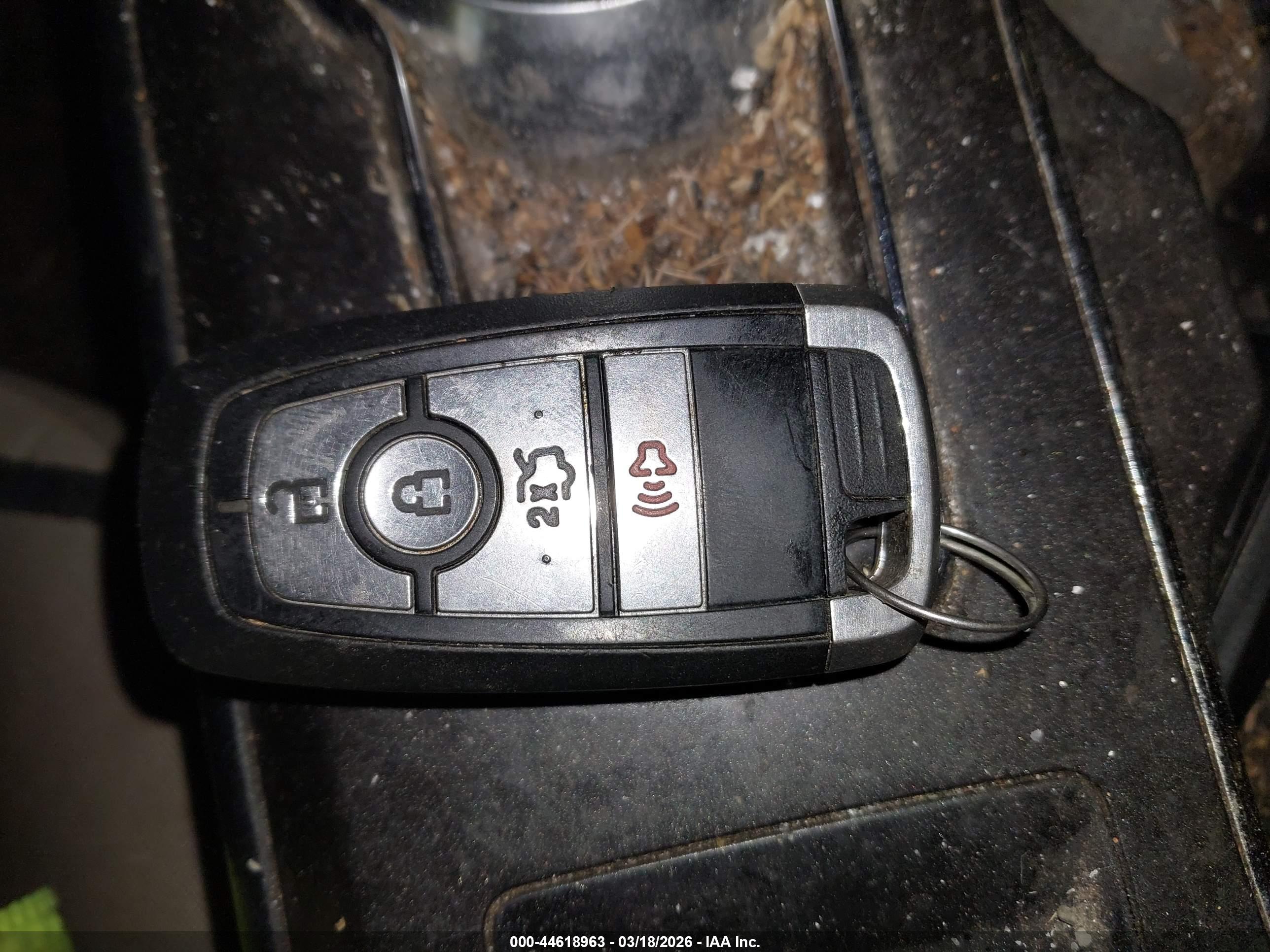 FORD FUSION image 11