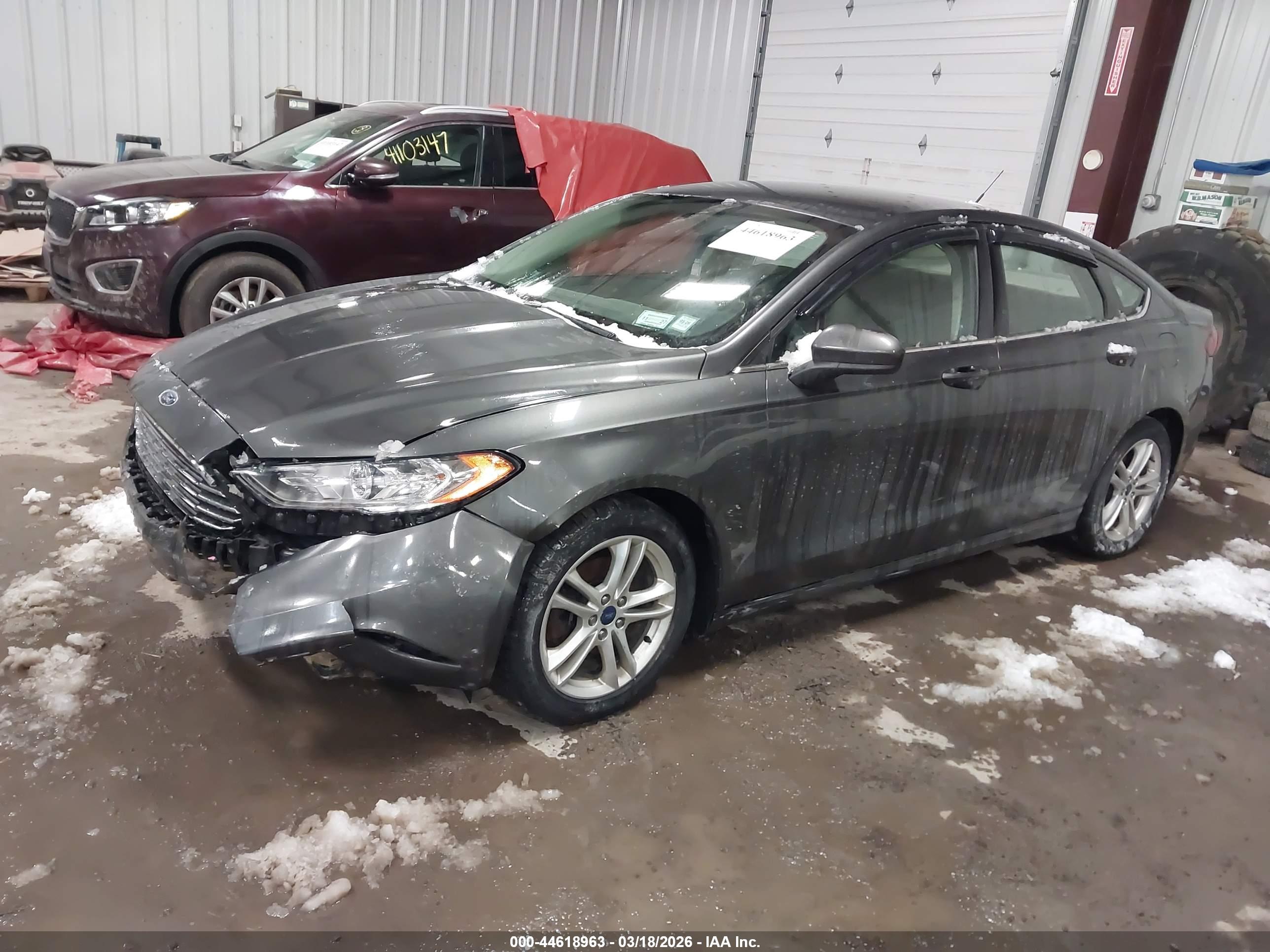 FORD FUSION image 2