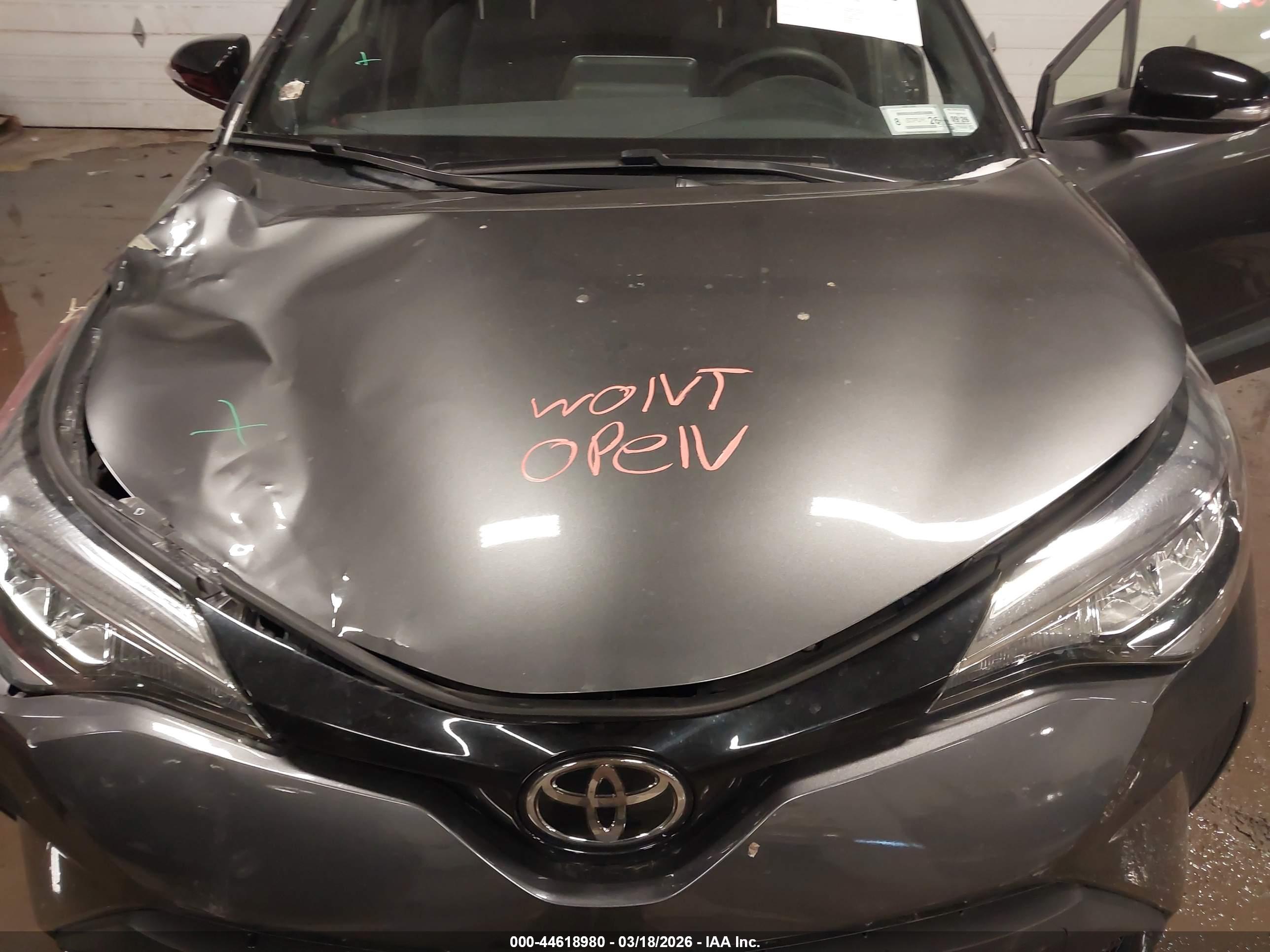 TOYOTA C-HR image 10