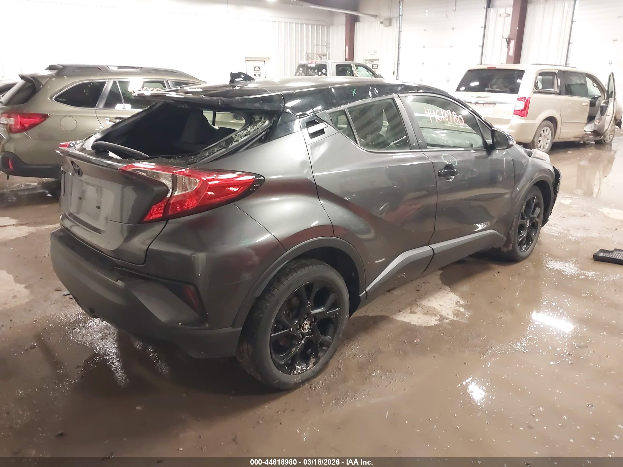 TOYOTA C-HR image 4