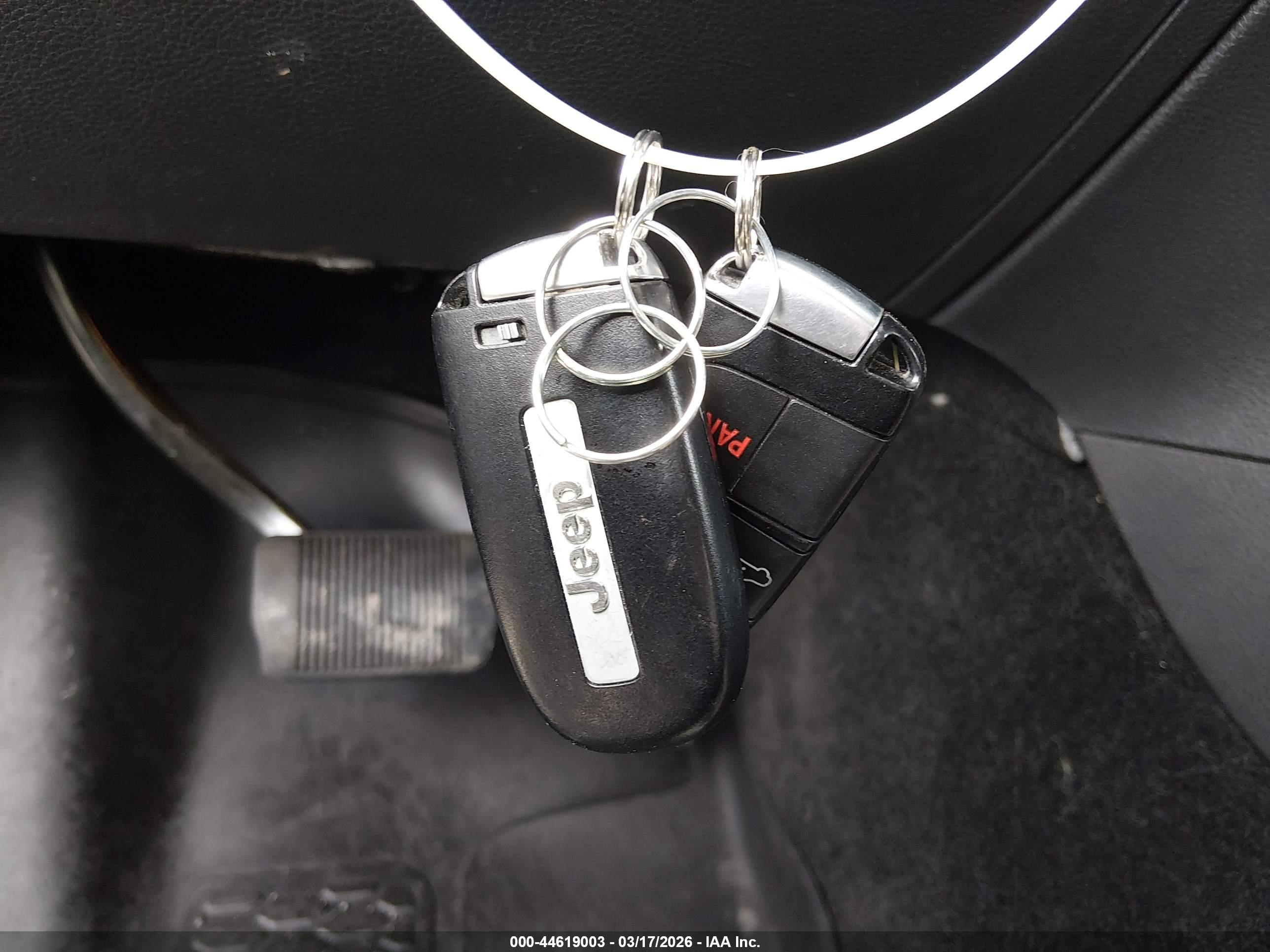 JEEP GRAND image 11