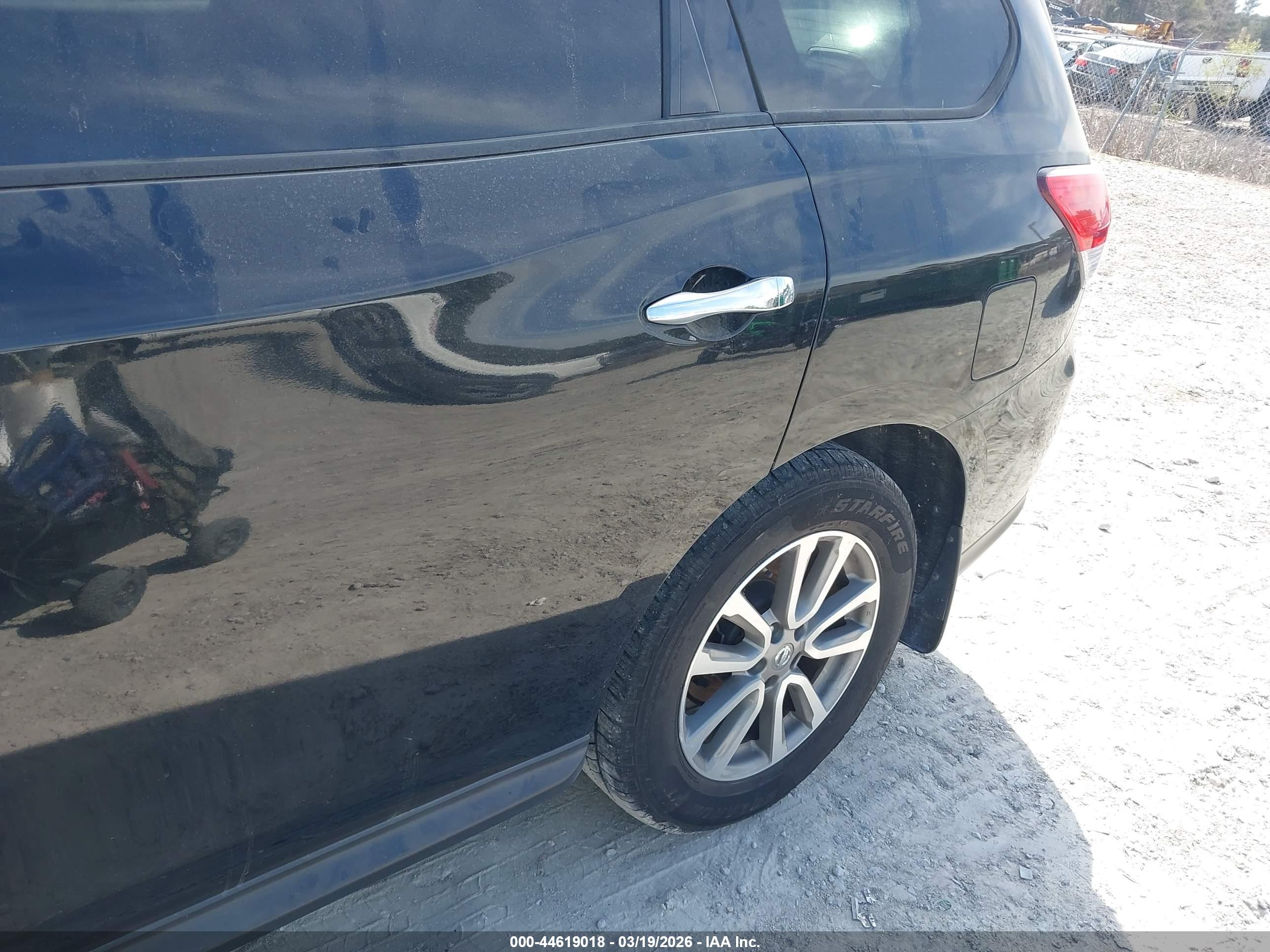 NISSAN PATHFINDER image 6