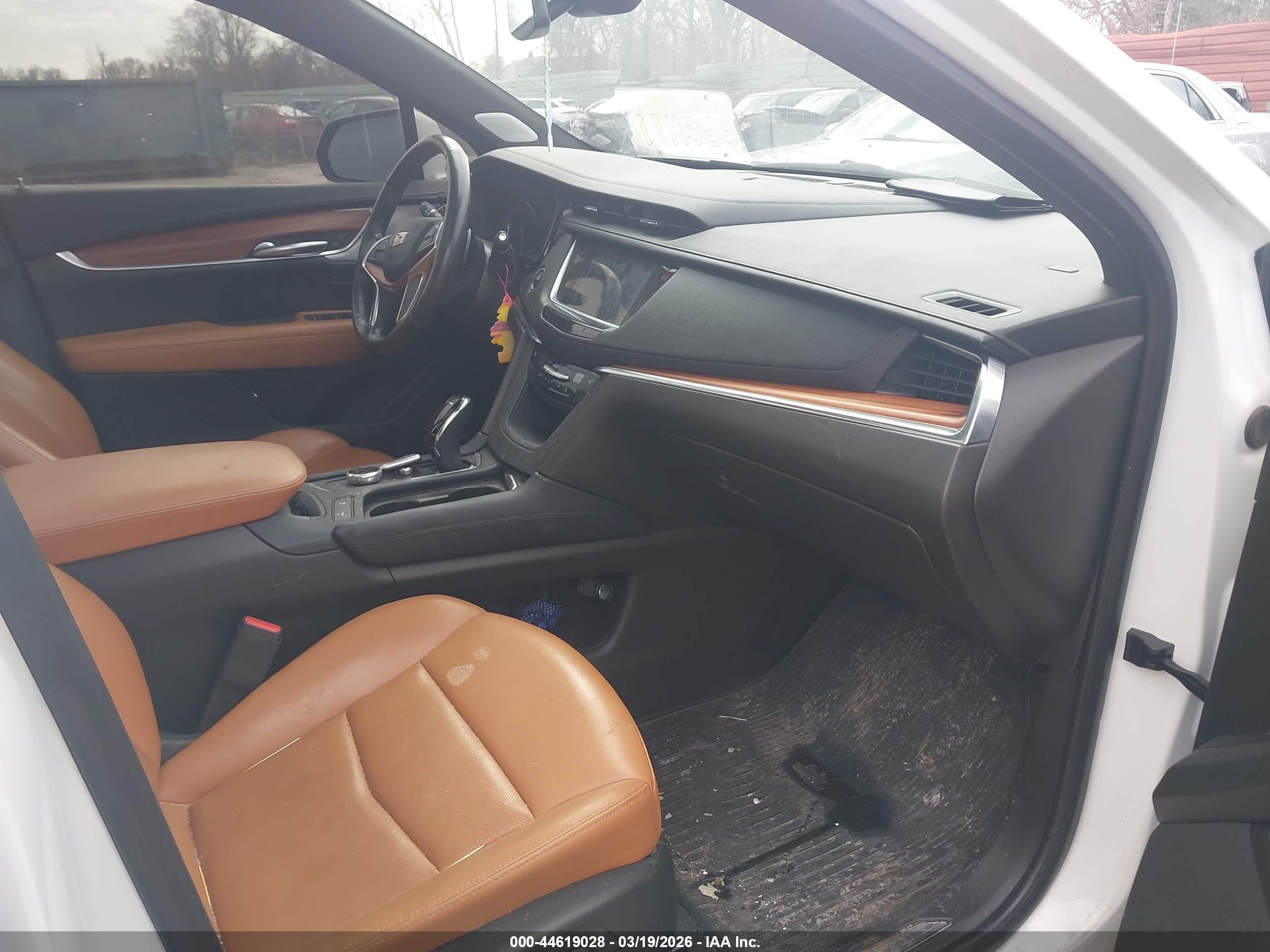 CADILLAC XT5 image 5