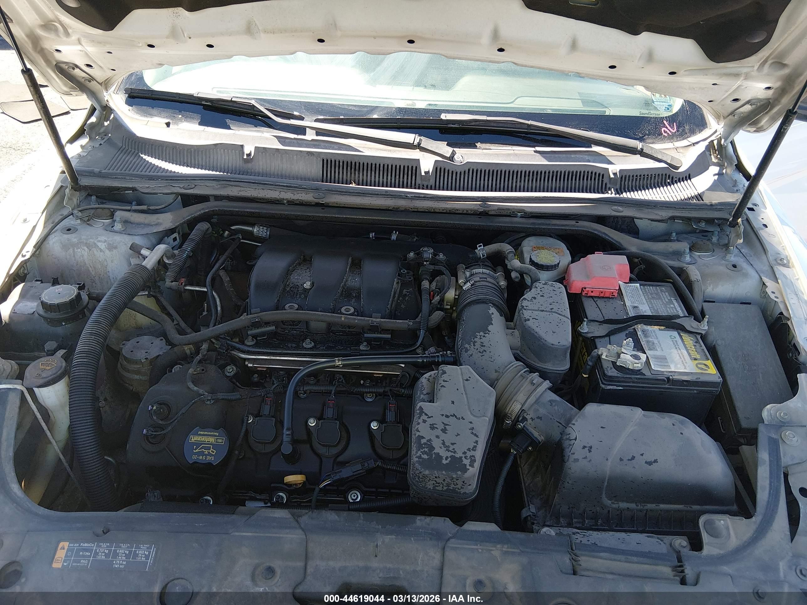 FORD TAURUS image 10