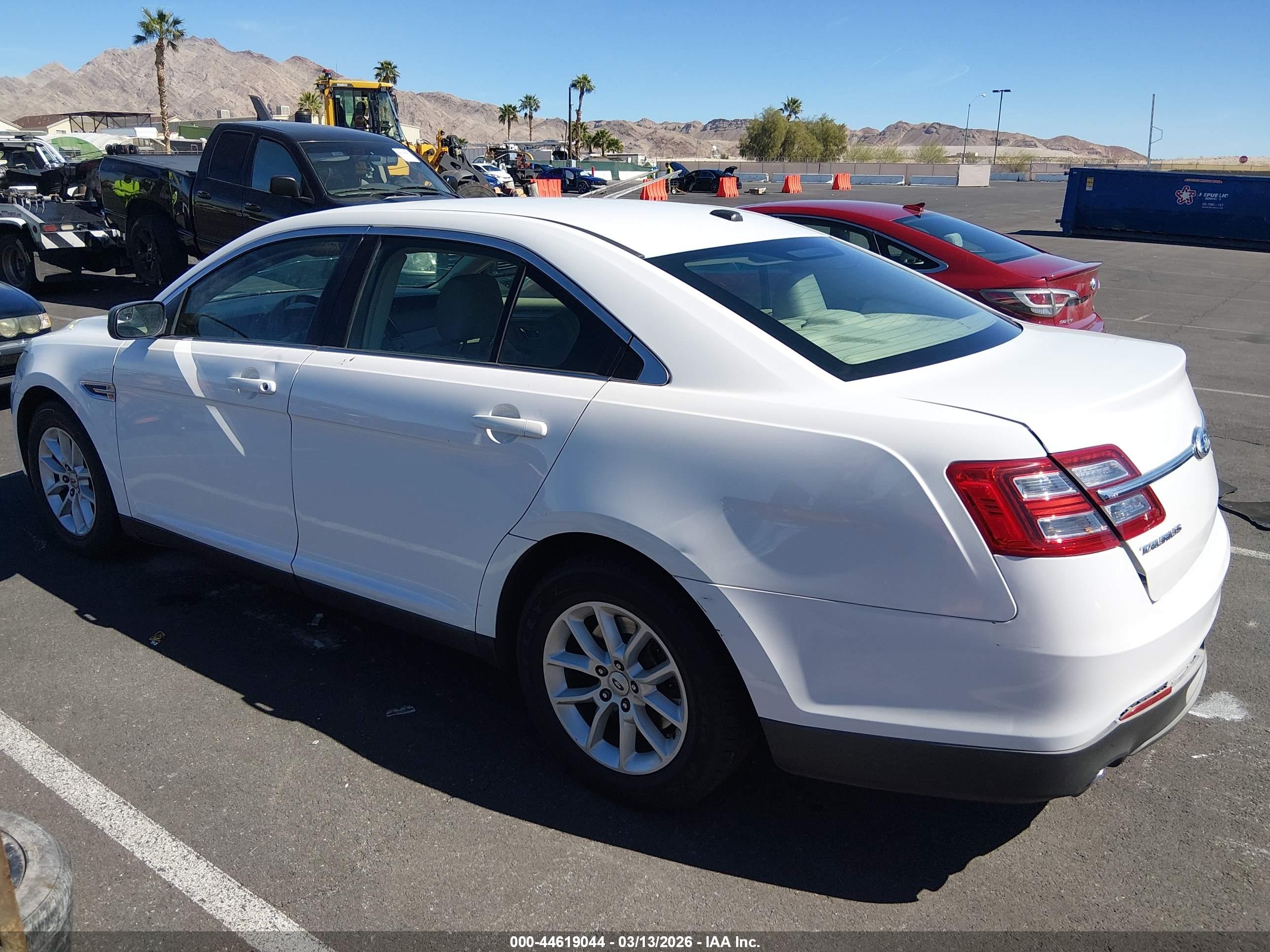 FORD TAURUS image 3
