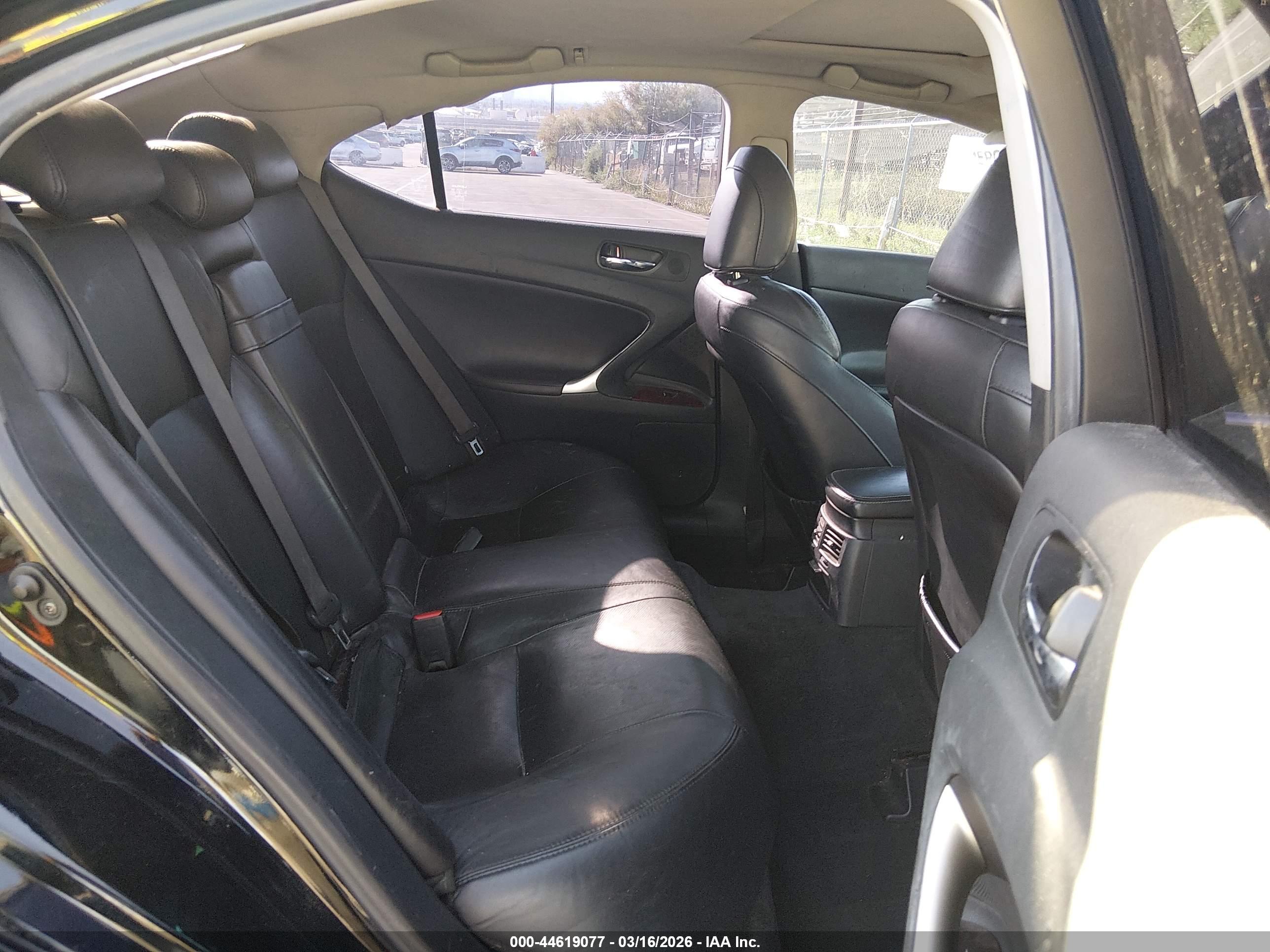 LEXUS IS image 8