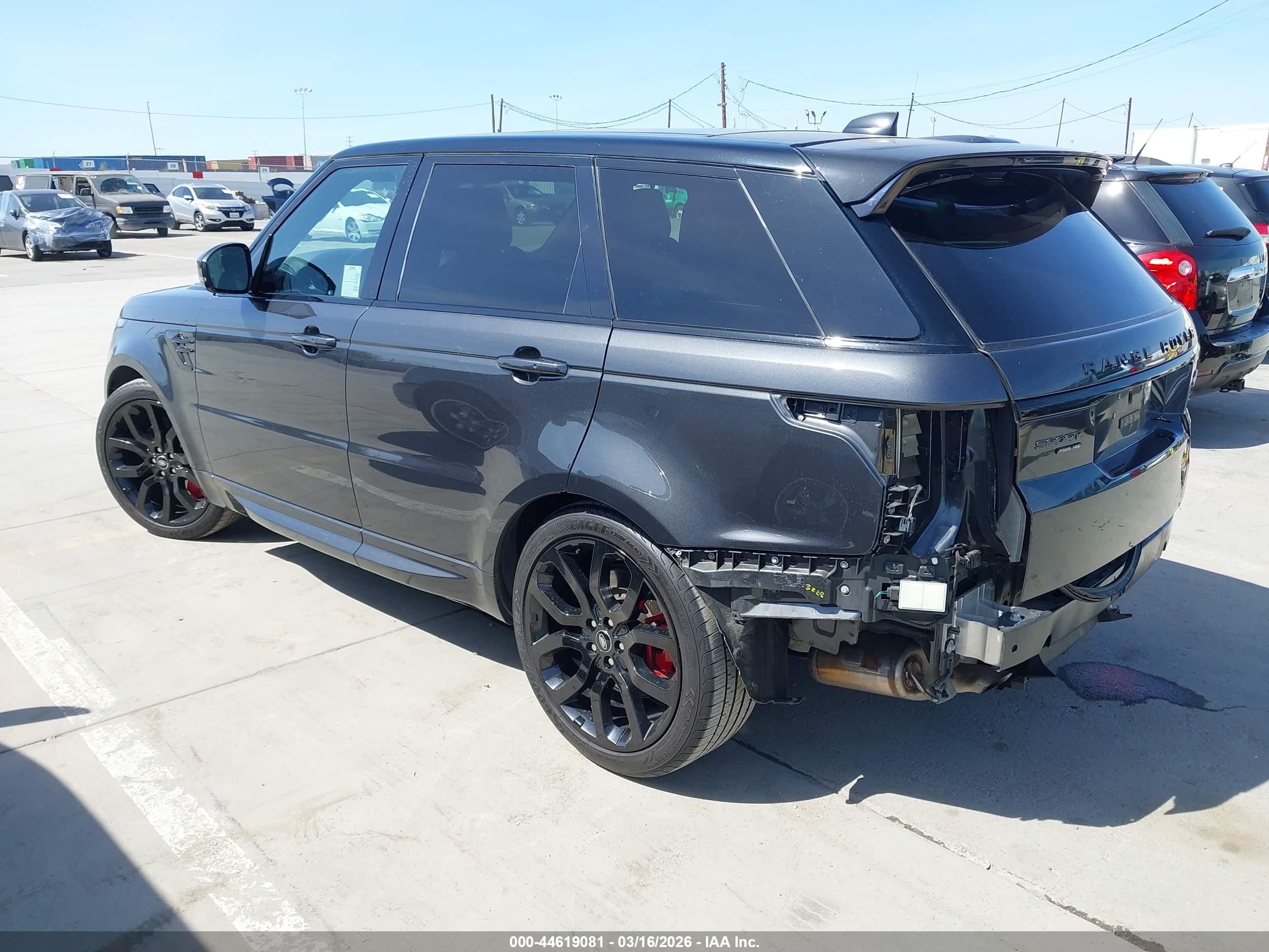 LAND ROVER image 3
