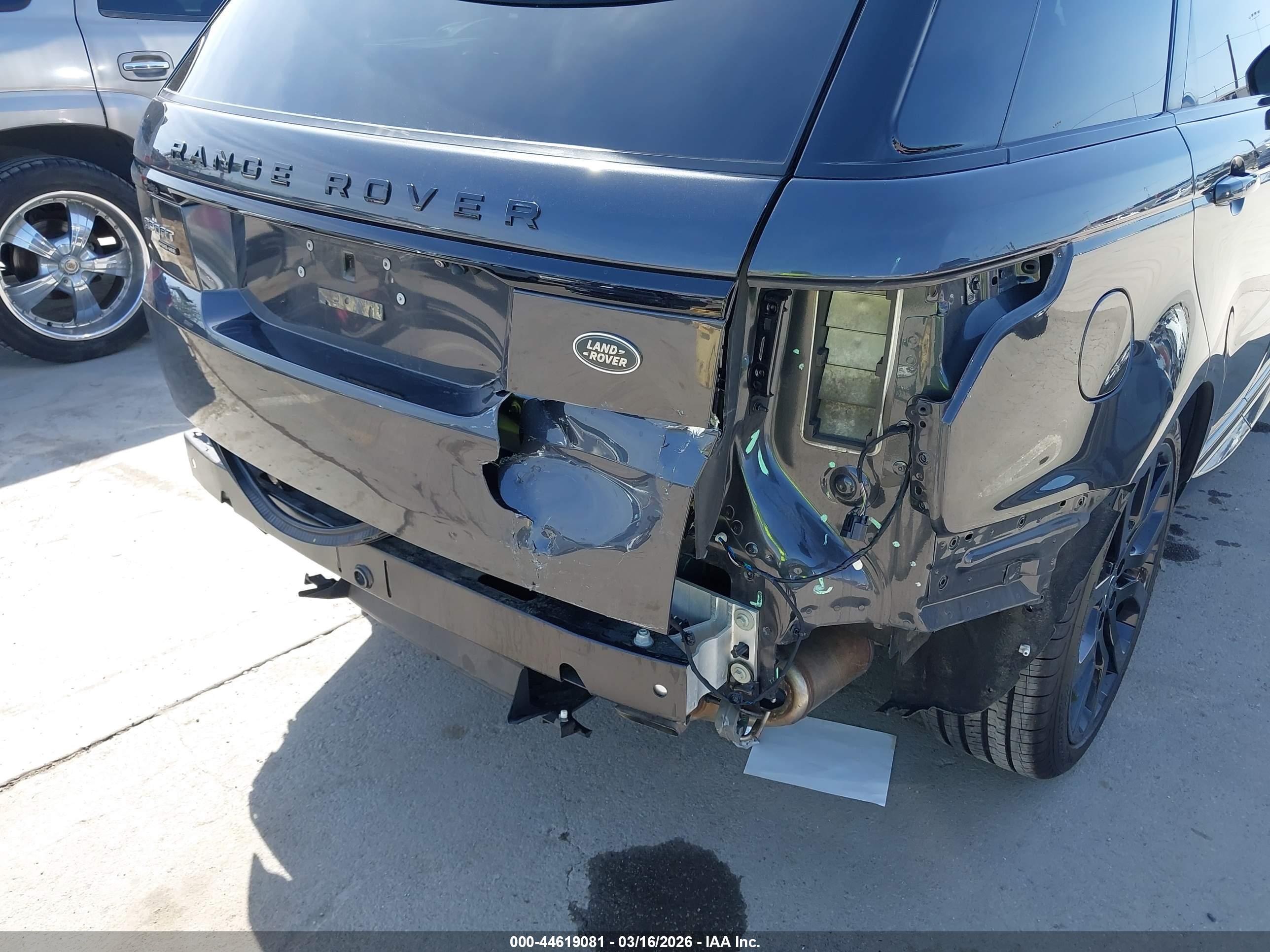 LAND ROVER image 6