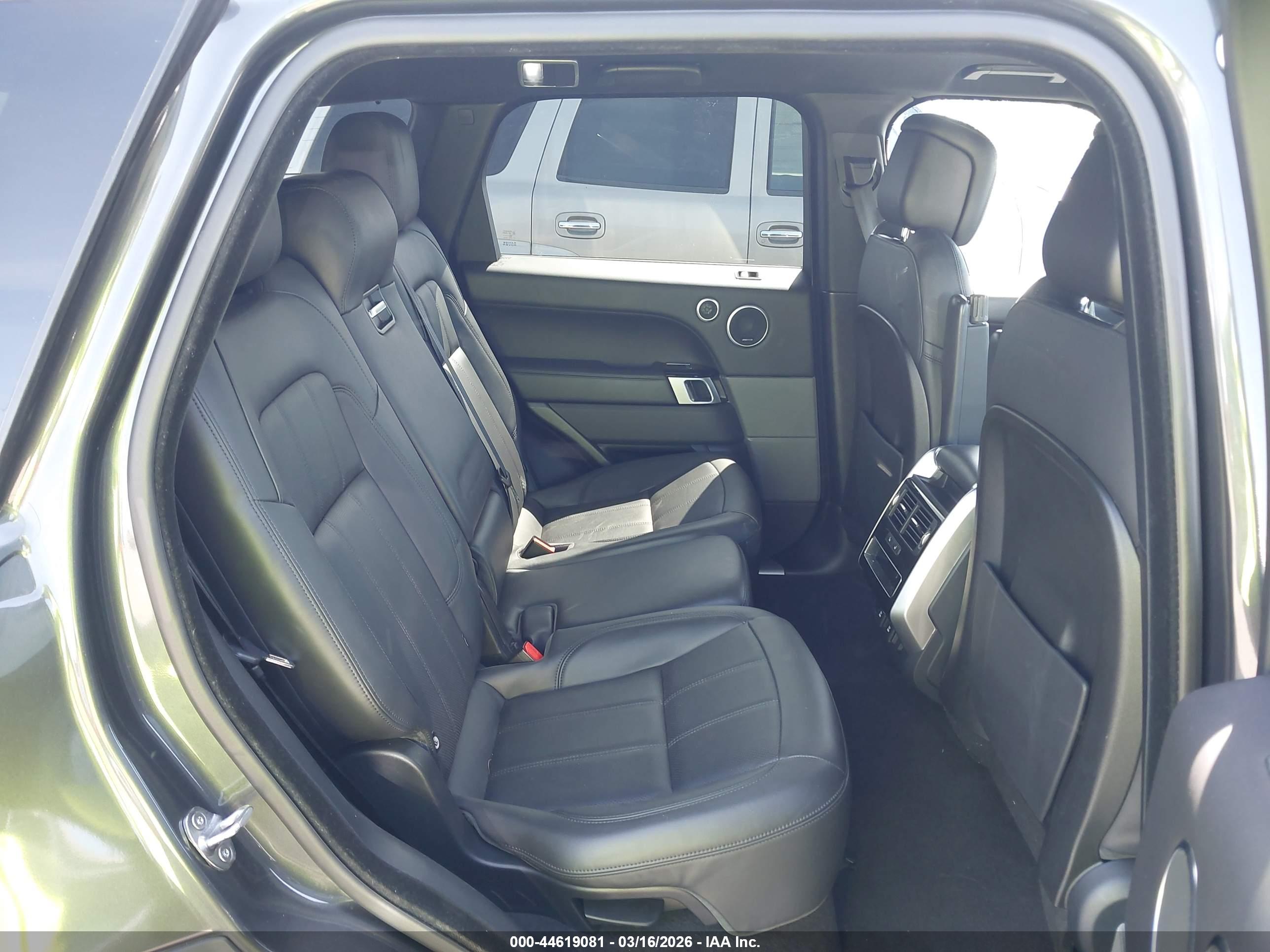 LAND ROVER image 8