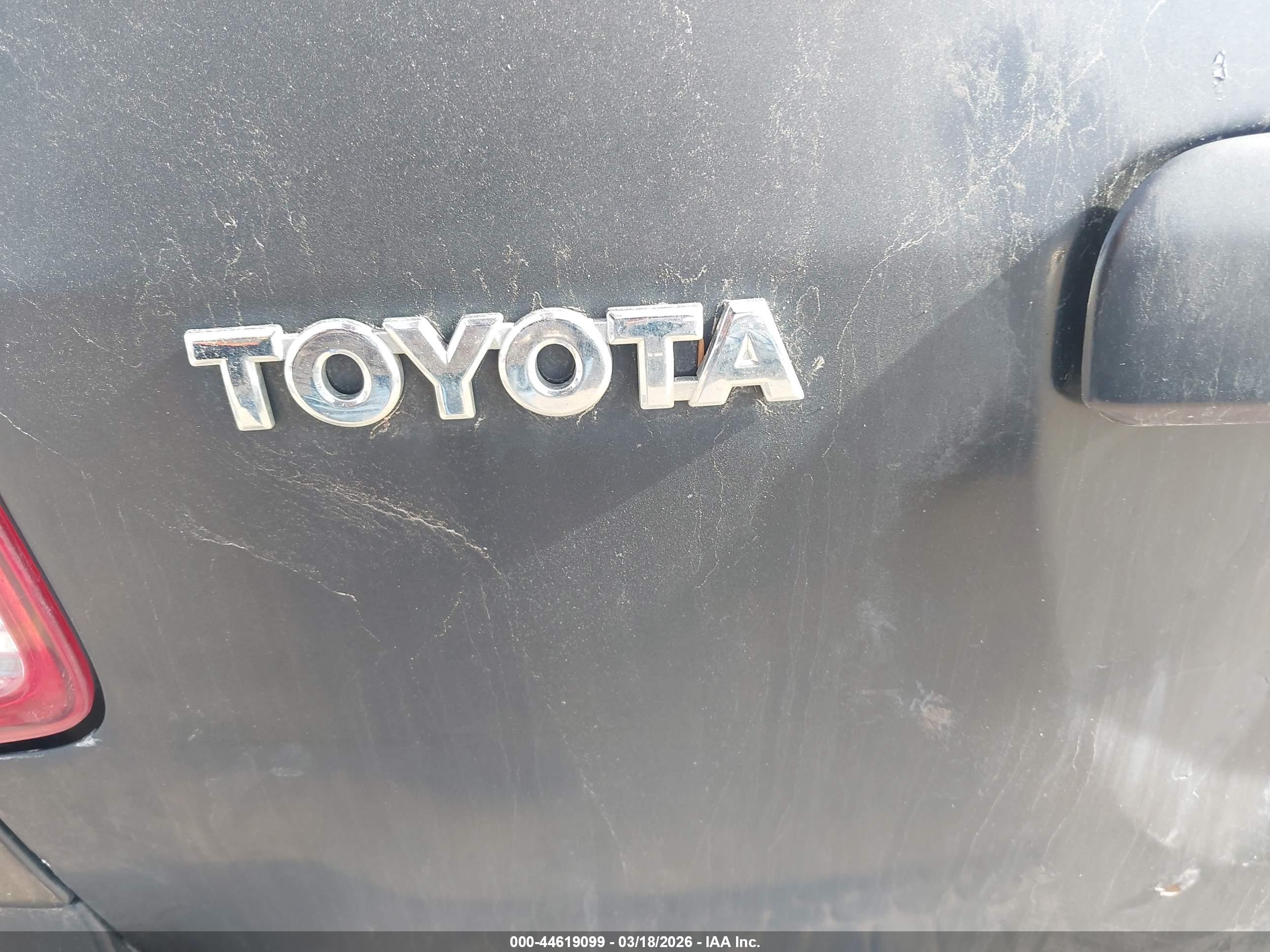 TOYOTA MATRIX image 6