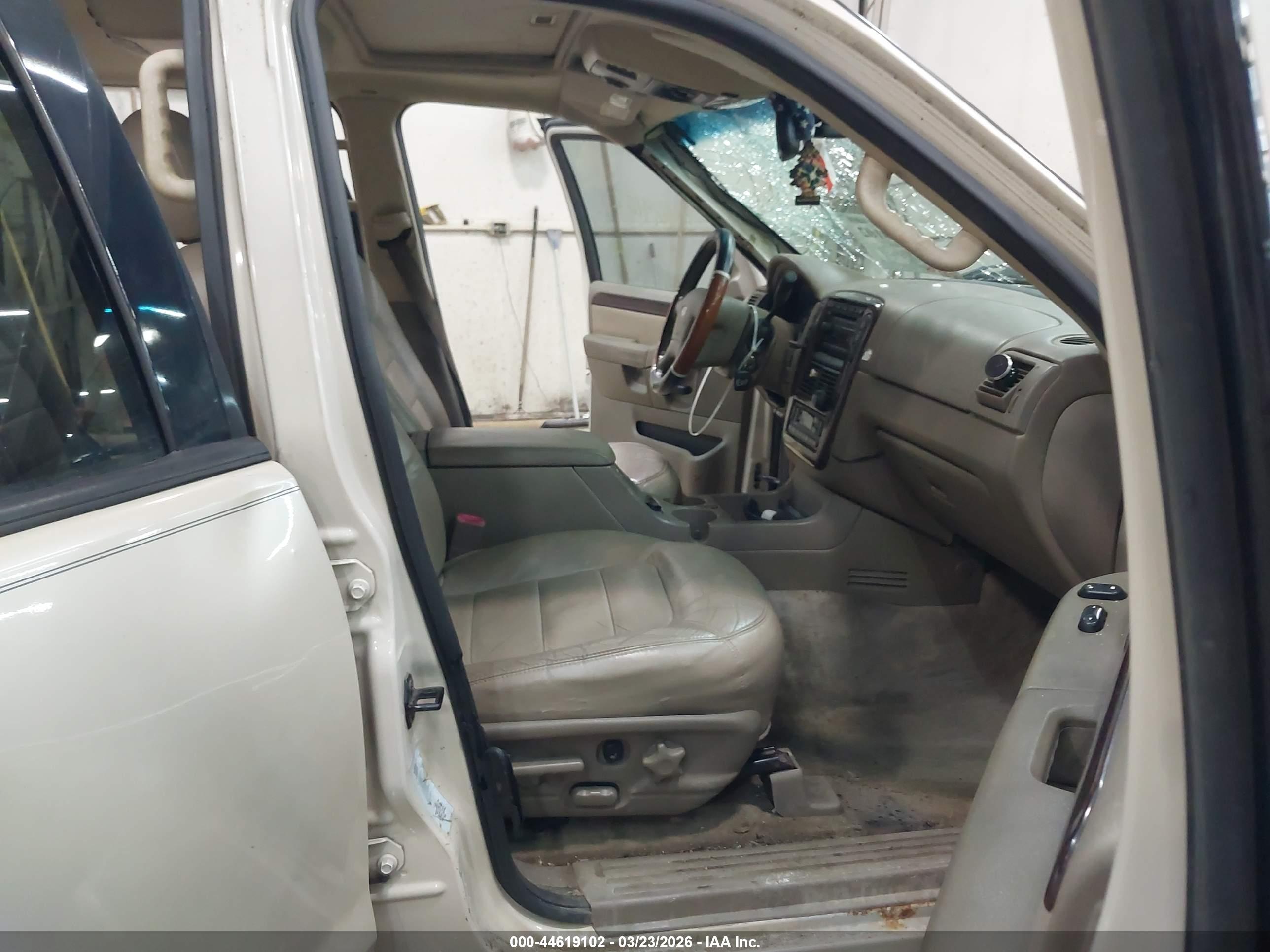FORD EXPLORER image 5