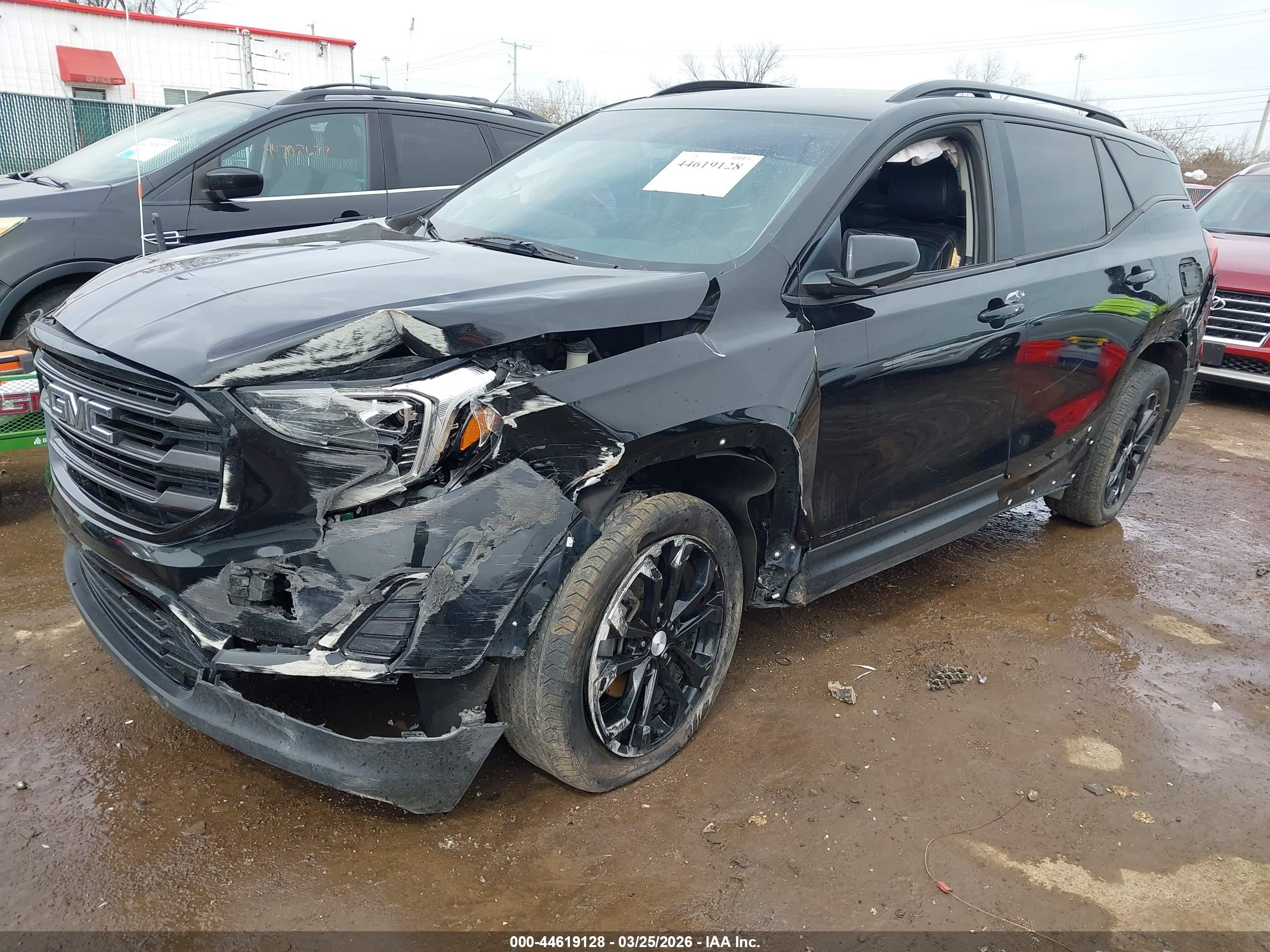 GMC TERRAIN image 2