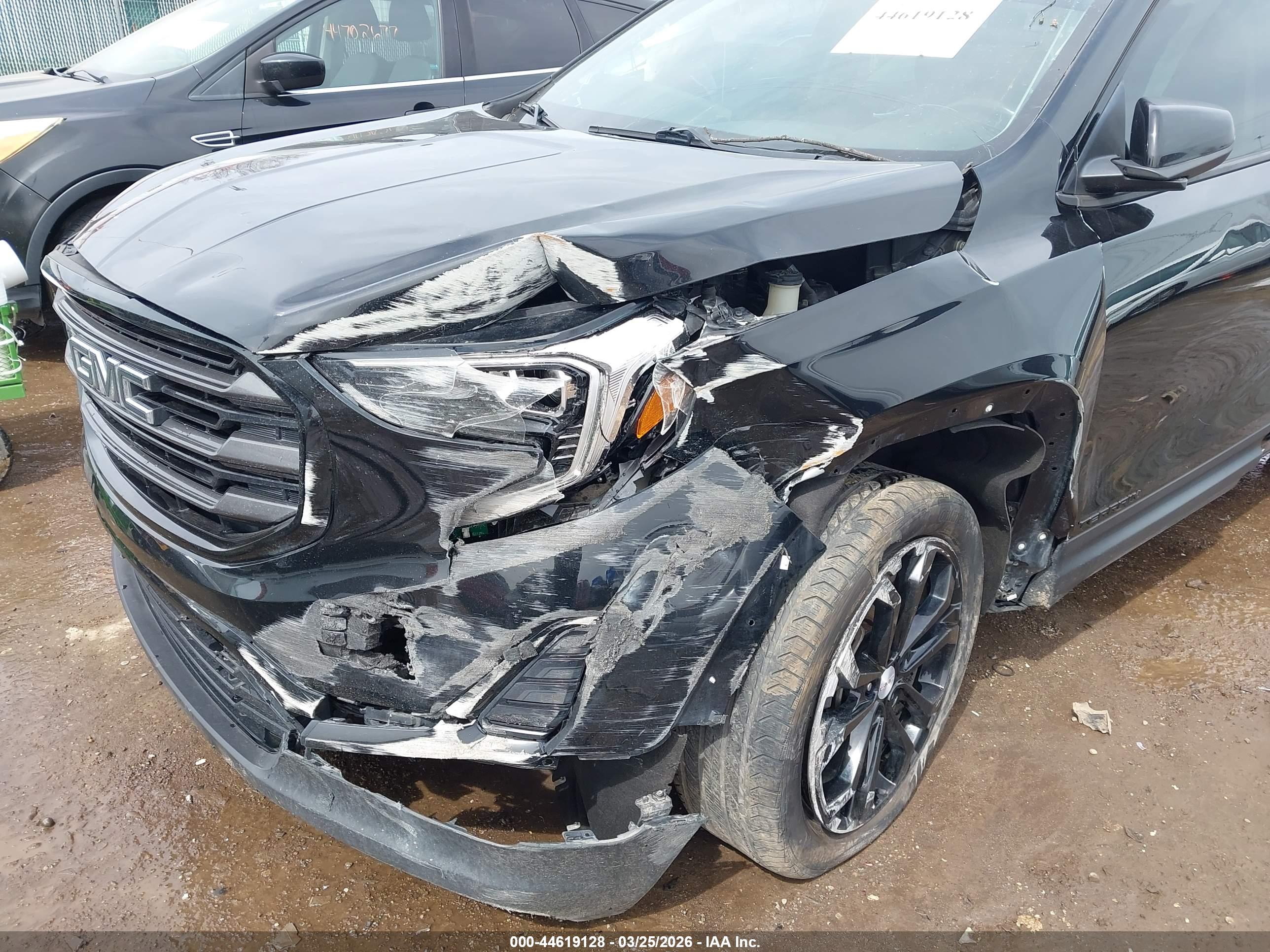 GMC TERRAIN image 6