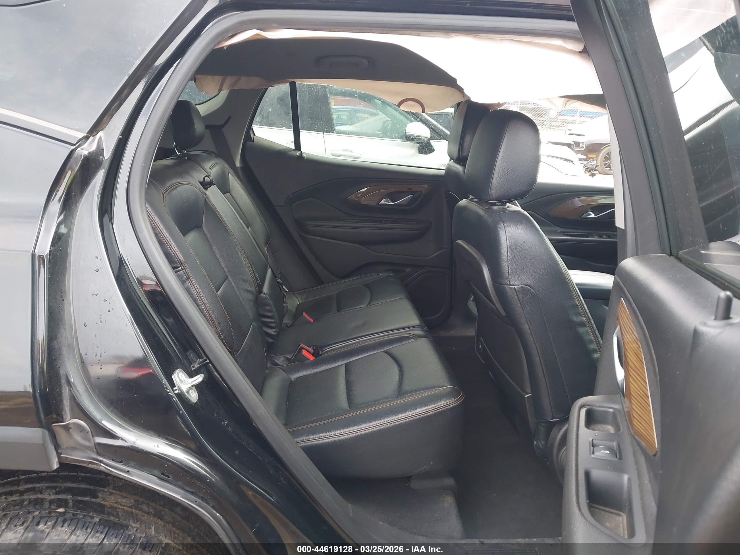 GMC TERRAIN image 8