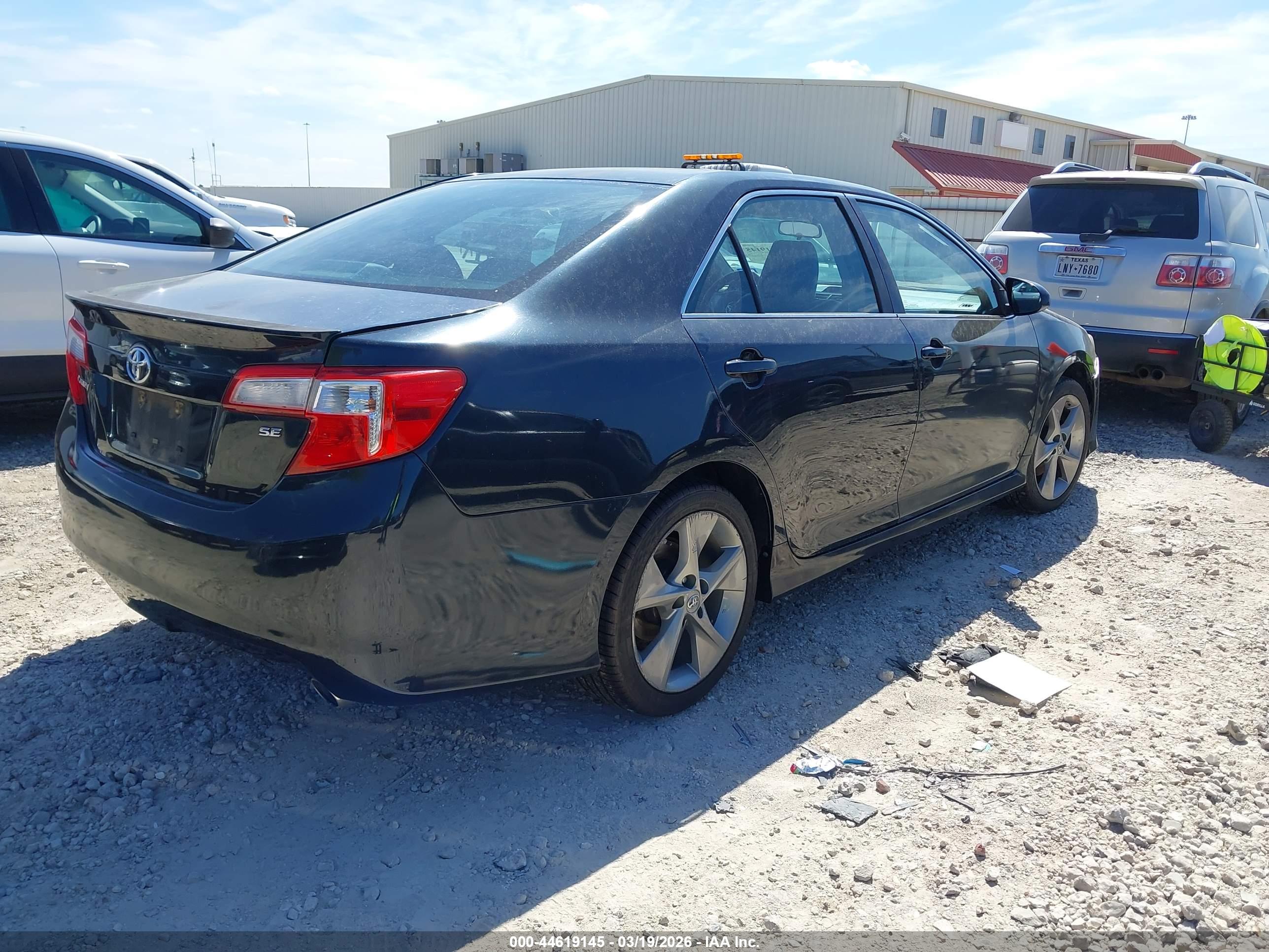 TOYOTA CAMRY image 4