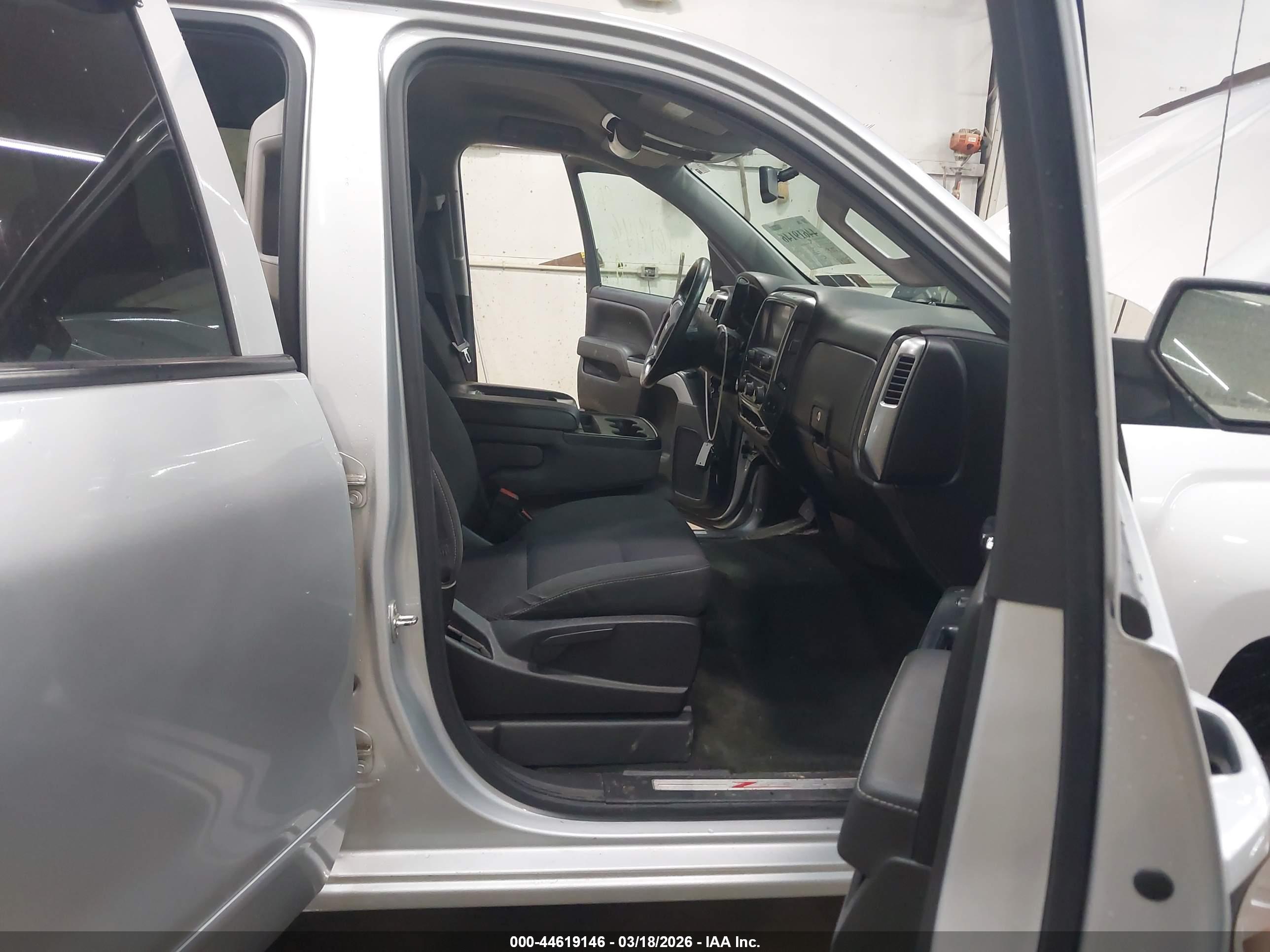 CHEVROLET SILVERADO image 5
