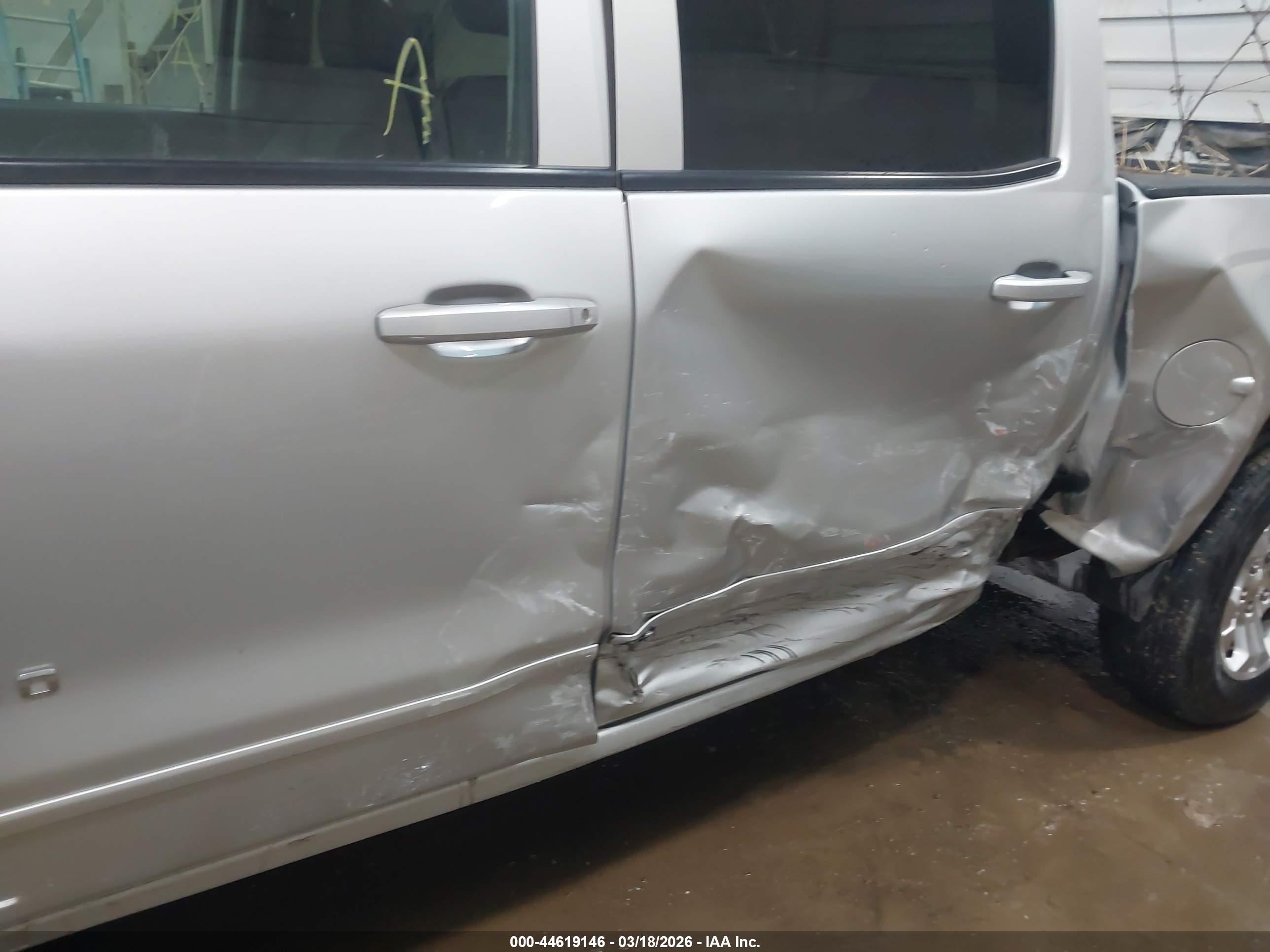 CHEVROLET SILVERADO image 6