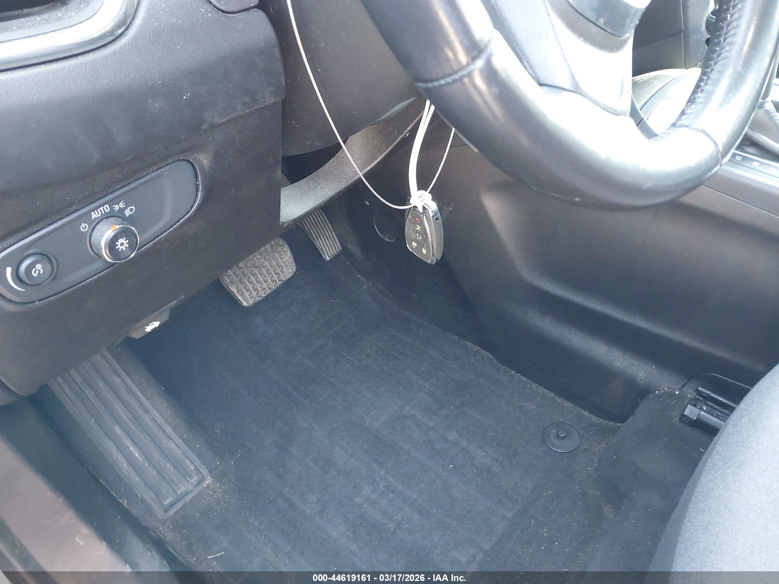 CHEVROLET EQUINOX image 11