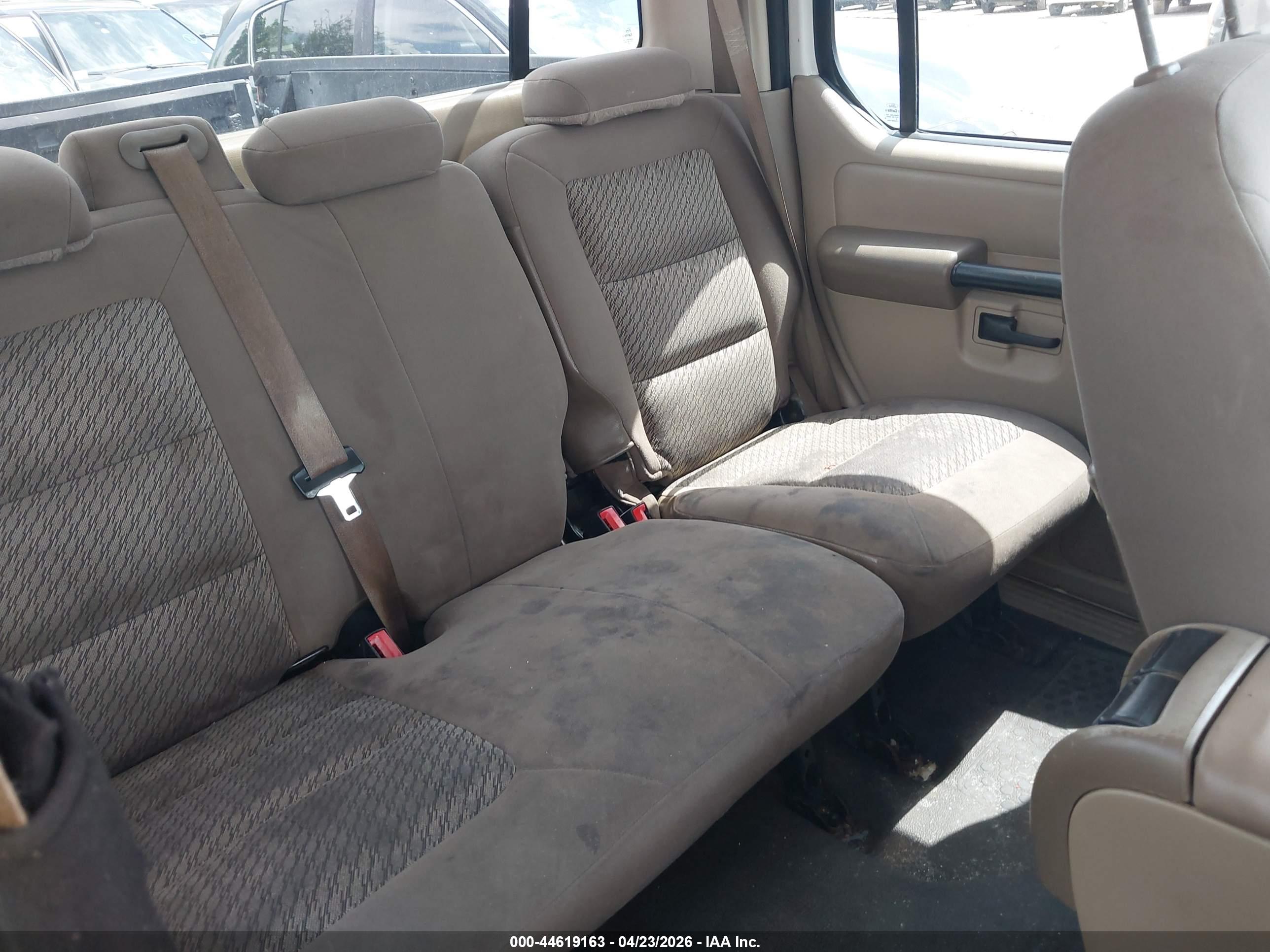 FORD EXPLORER image 8