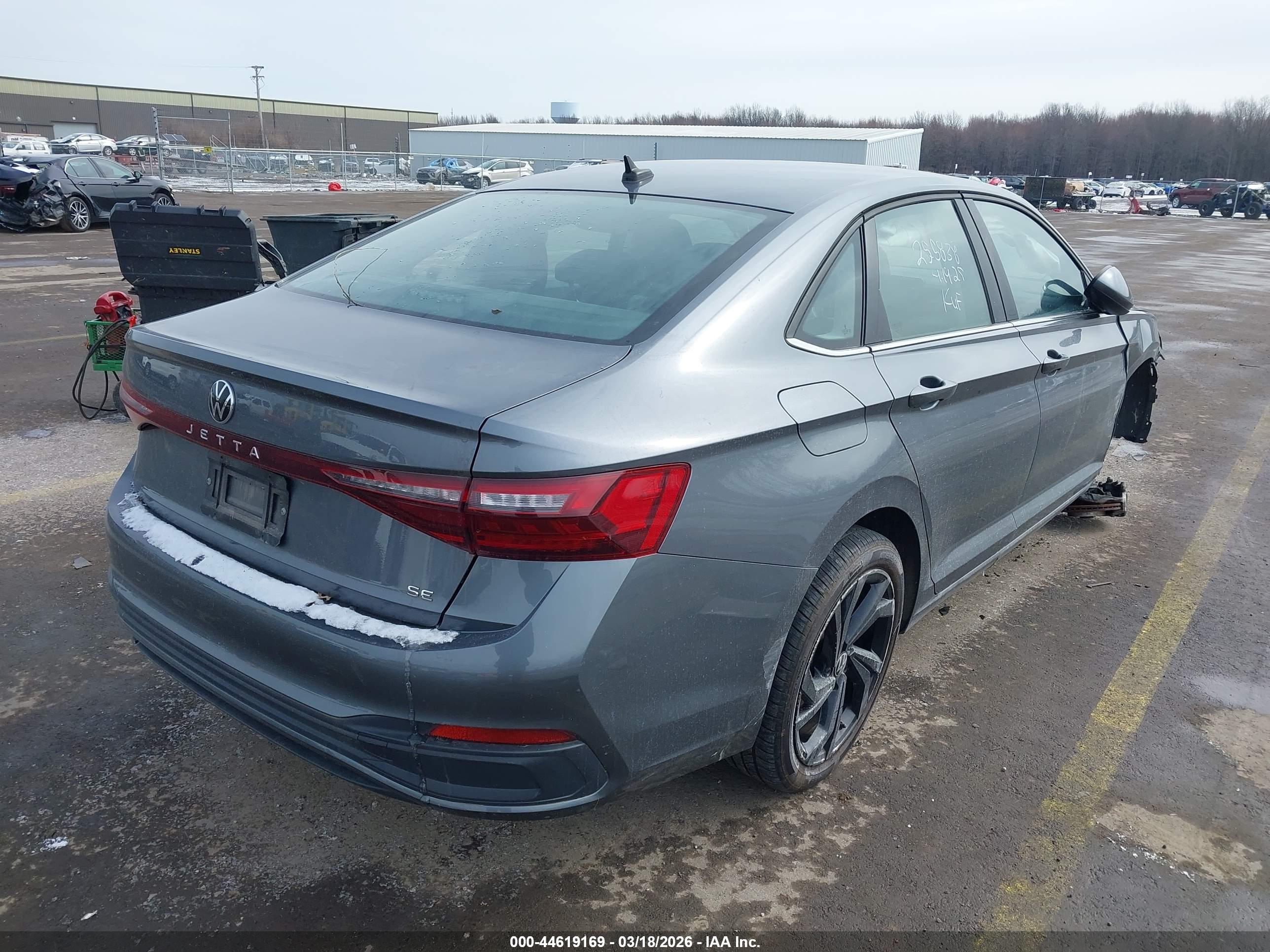 VOLKSWAGEN JETTA image 4
