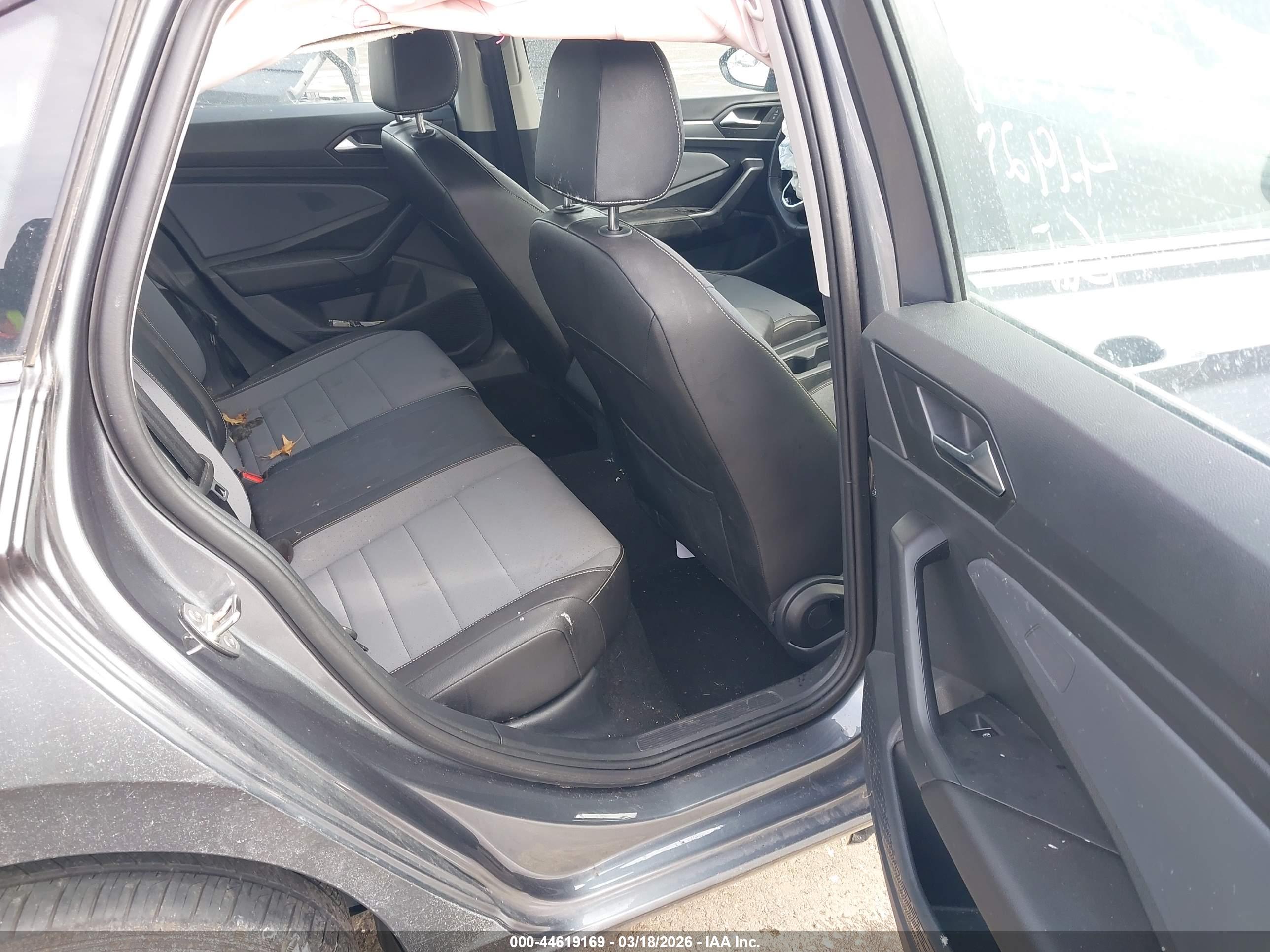 VOLKSWAGEN JETTA image 8