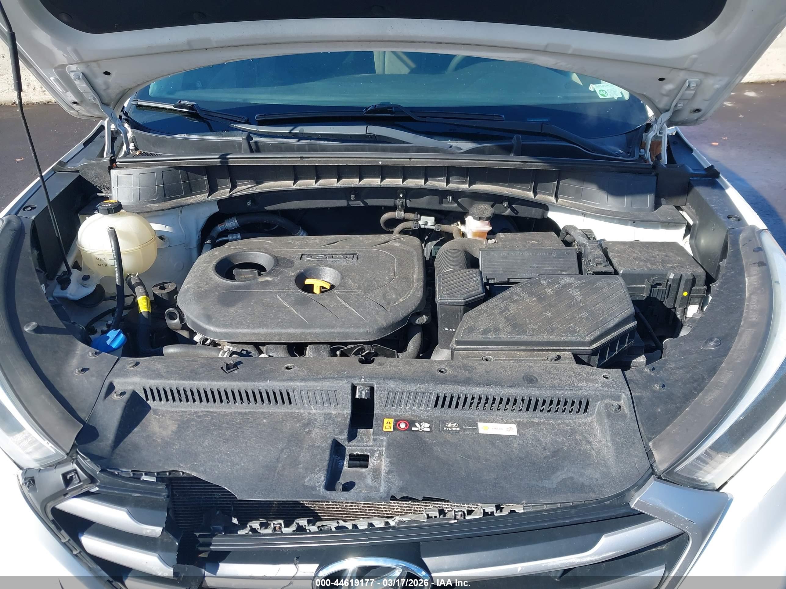 HYUNDAI TUCSON image 10