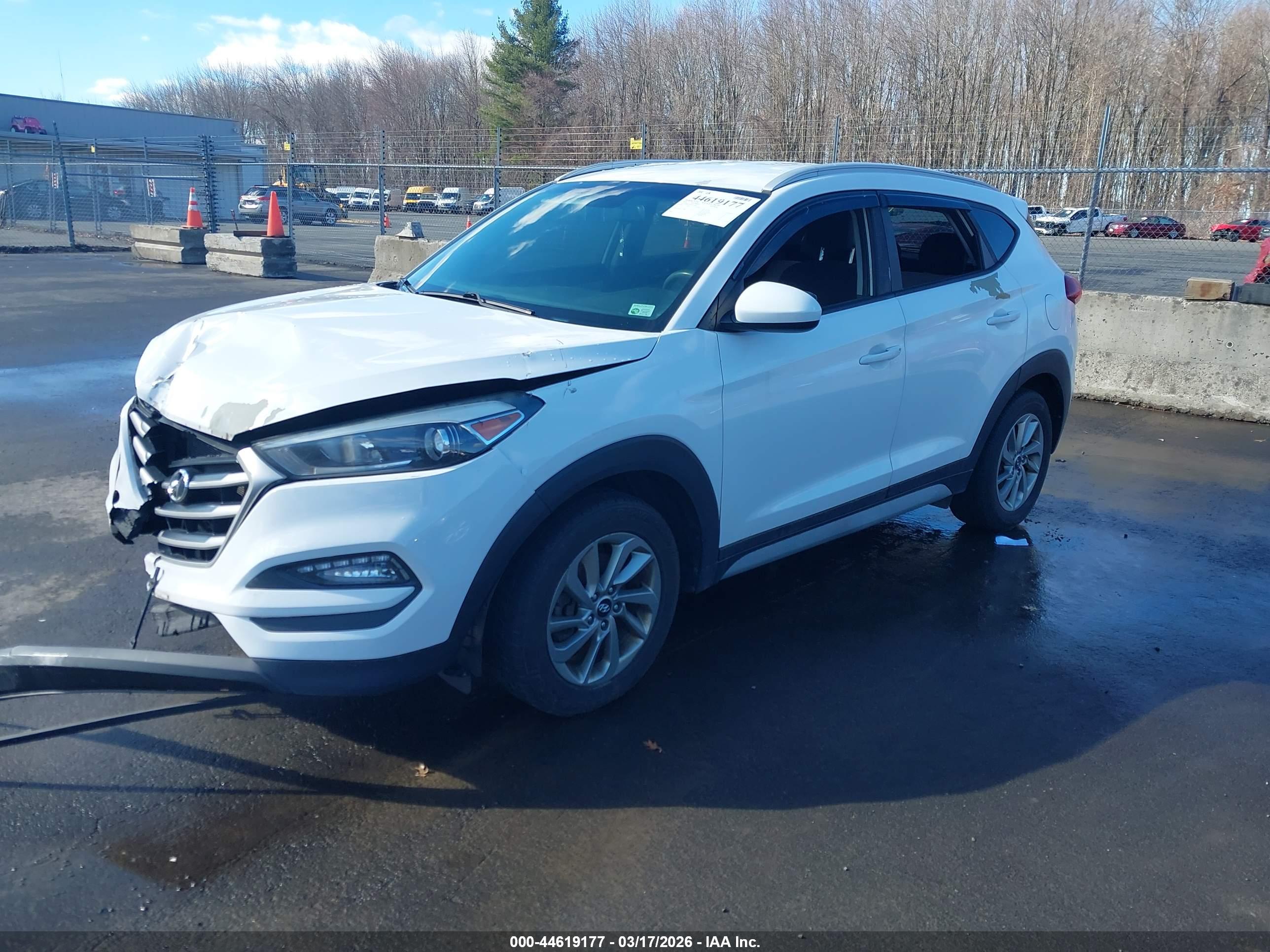 HYUNDAI TUCSON image 2