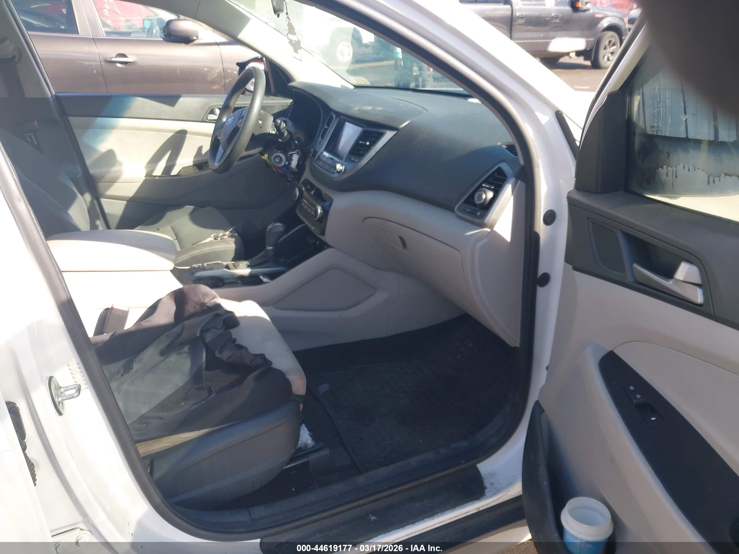HYUNDAI TUCSON image 5