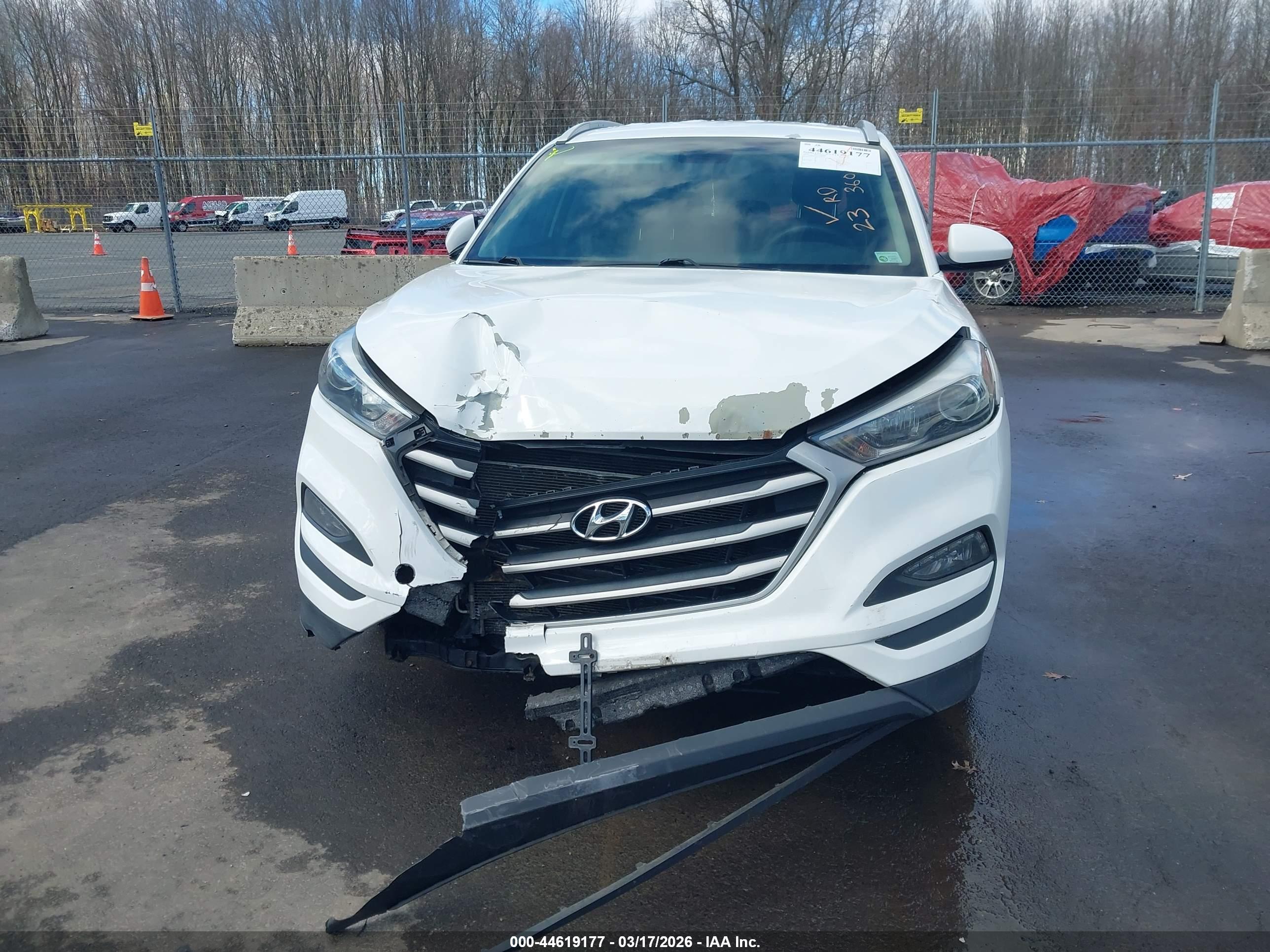 HYUNDAI TUCSON image 6