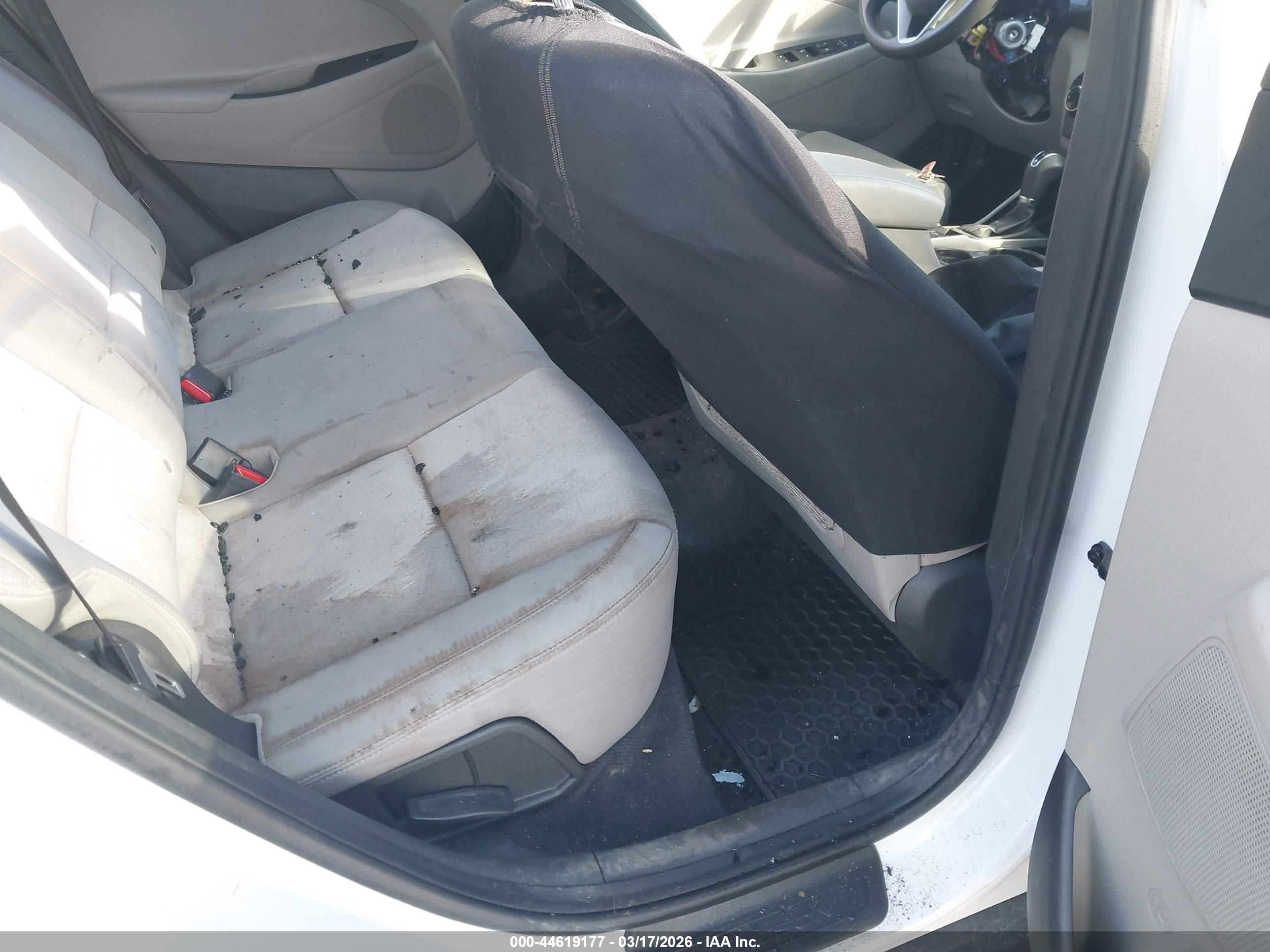 HYUNDAI TUCSON image 8