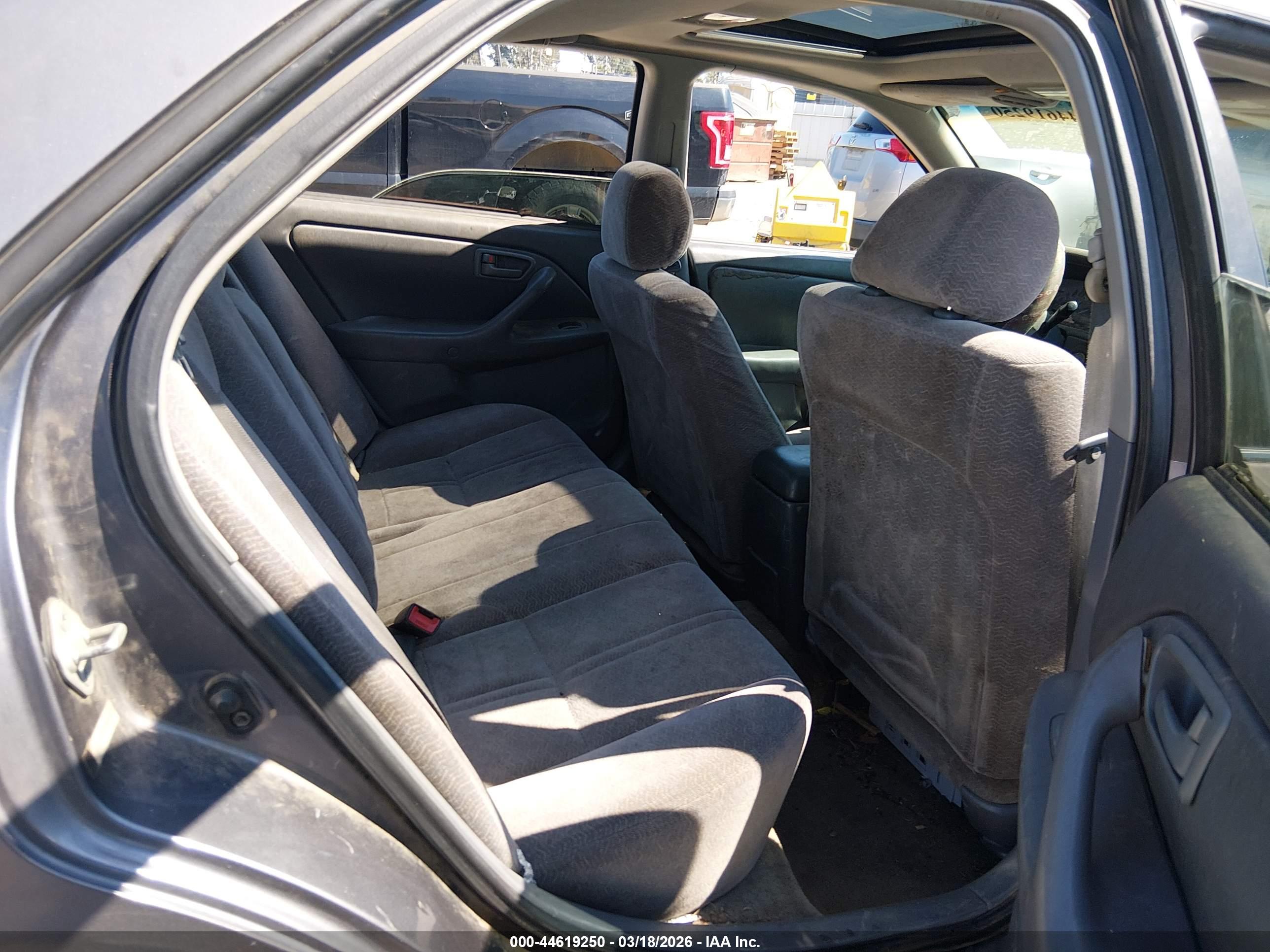 TOYOTA CAMRY image 8