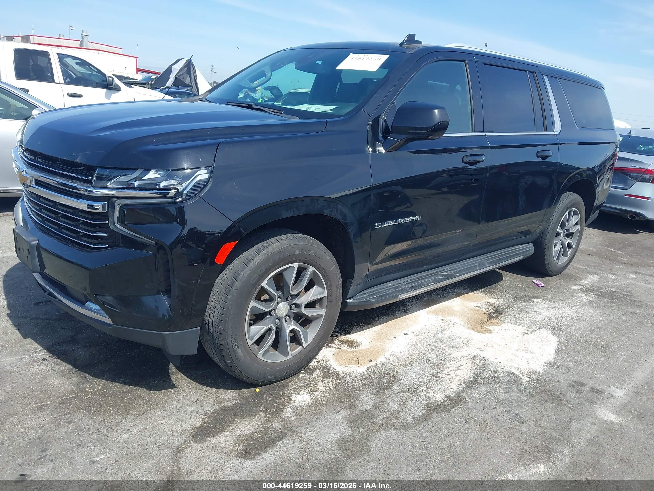 CHEVROLET SUBURBAN image 2
