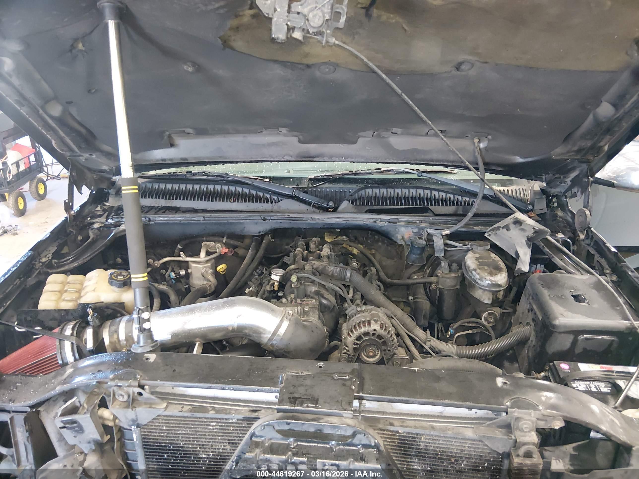 CHEVROLET SILVERADO image 10