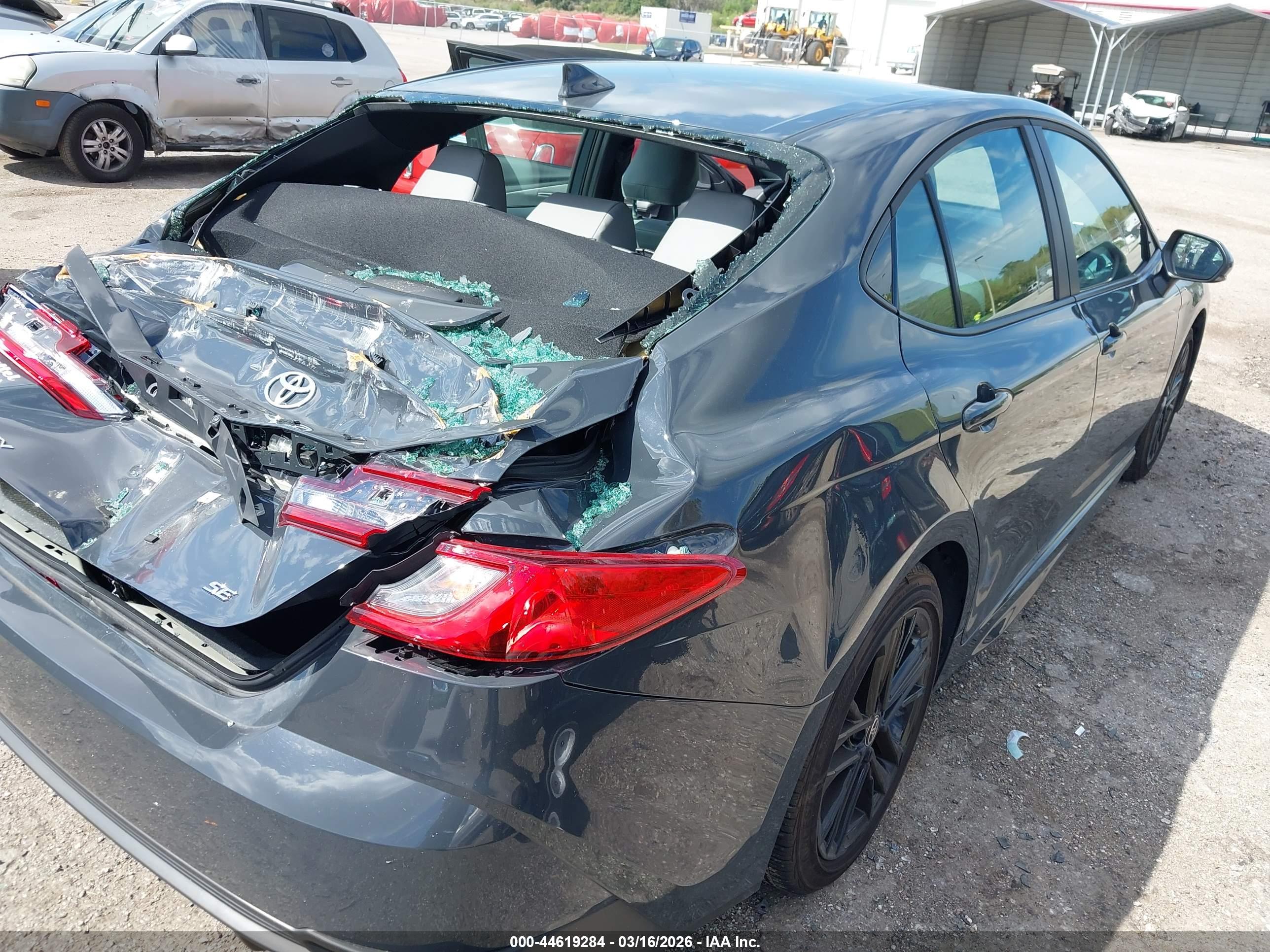 TOYOTA CAMRY image 6