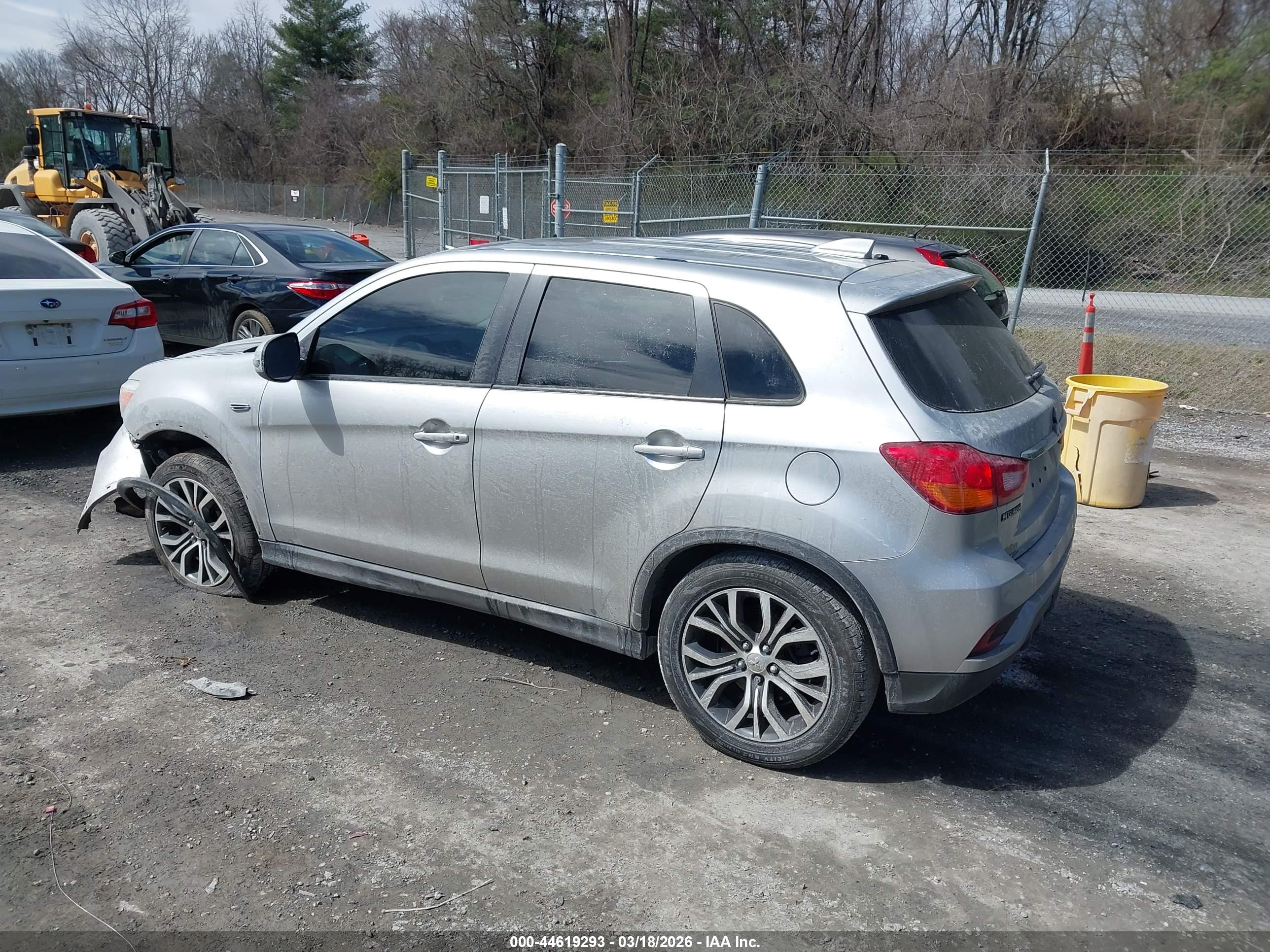 MITSUBISHI OUTLANDER image 3