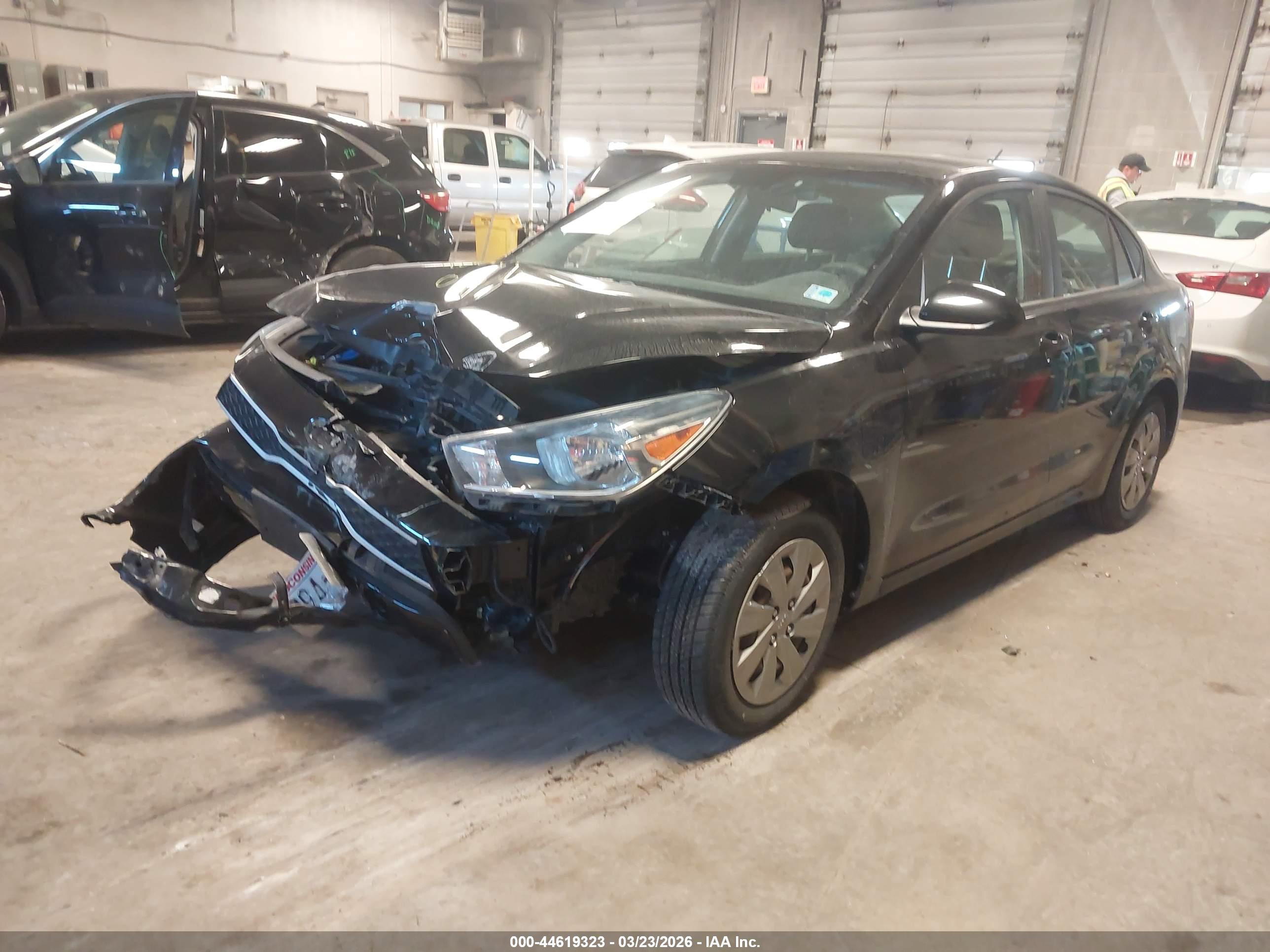 KIA RIO image 2