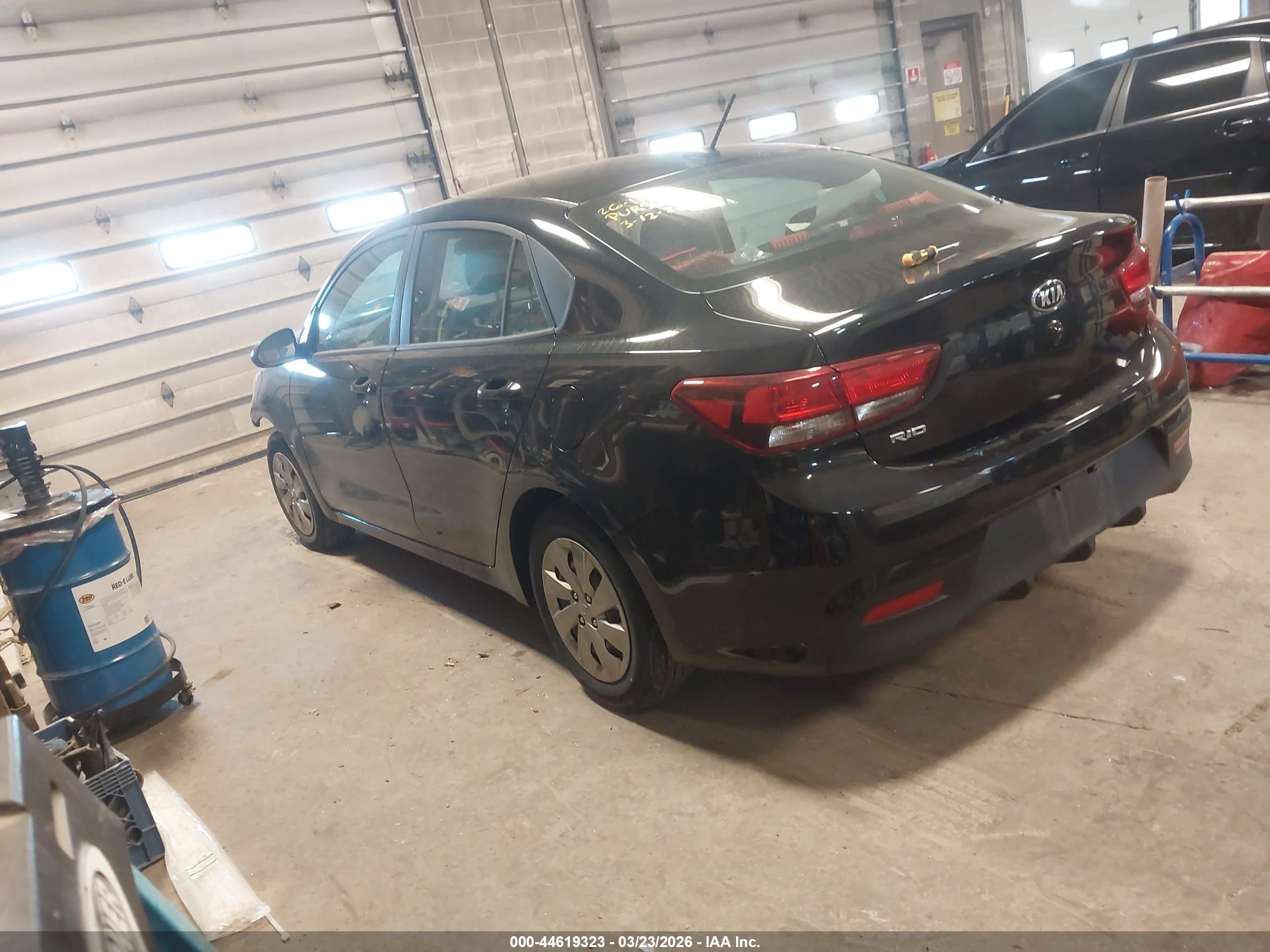 KIA RIO image 3