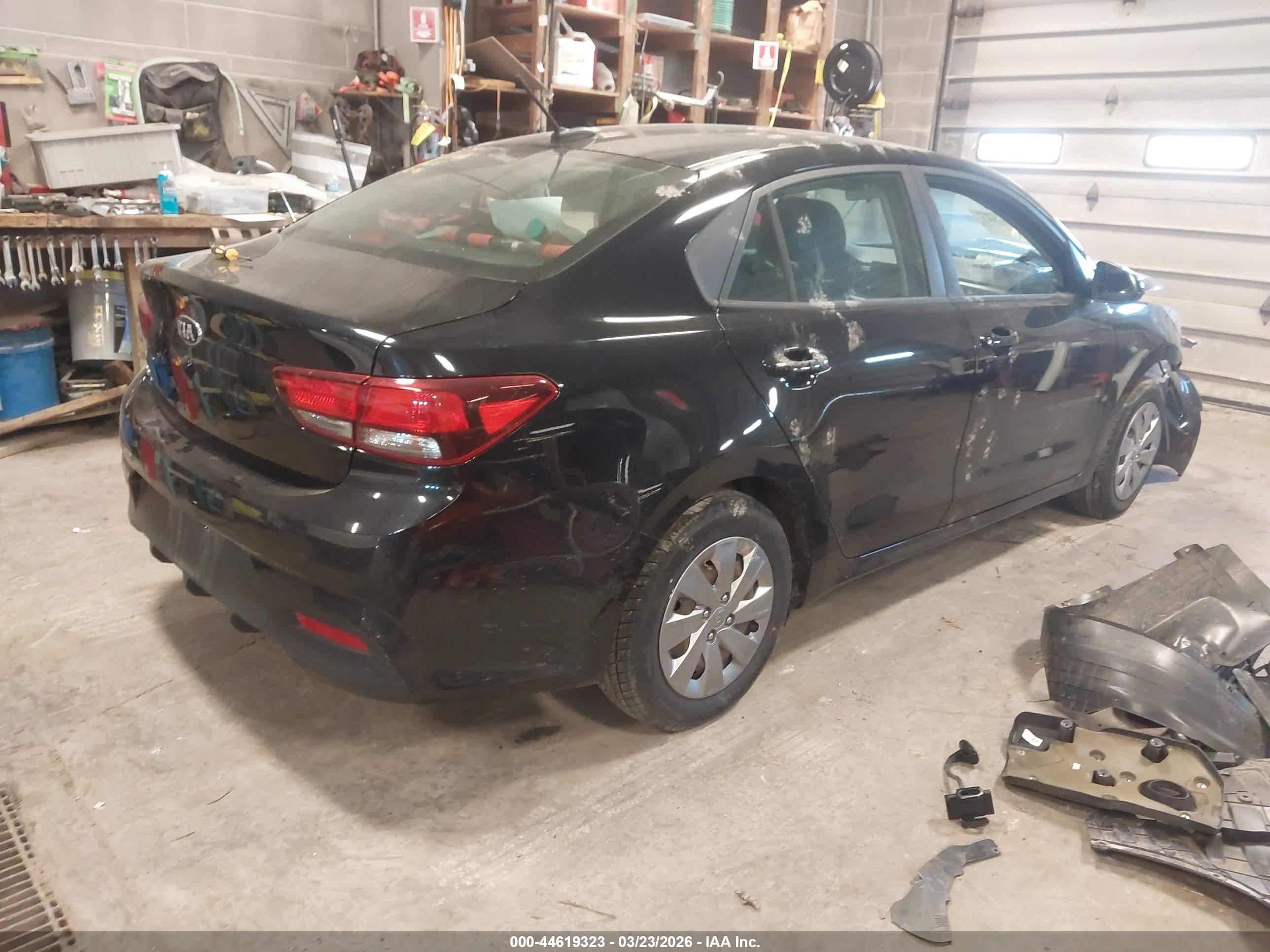 KIA RIO image 4