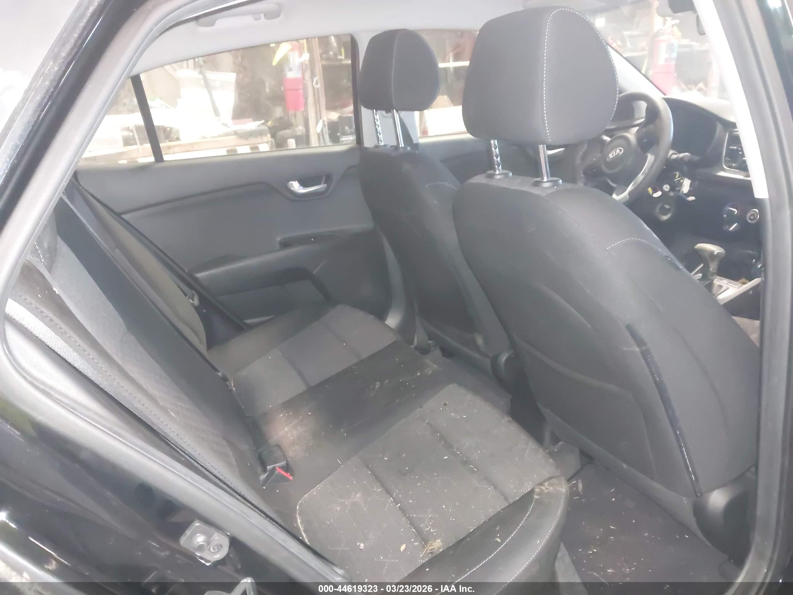 KIA RIO image 8