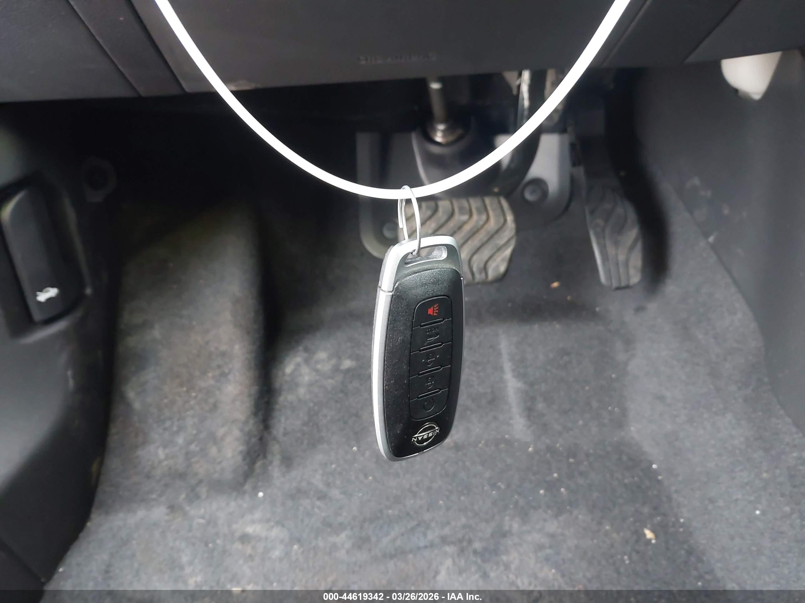 NISSAN ROGUE image 11
