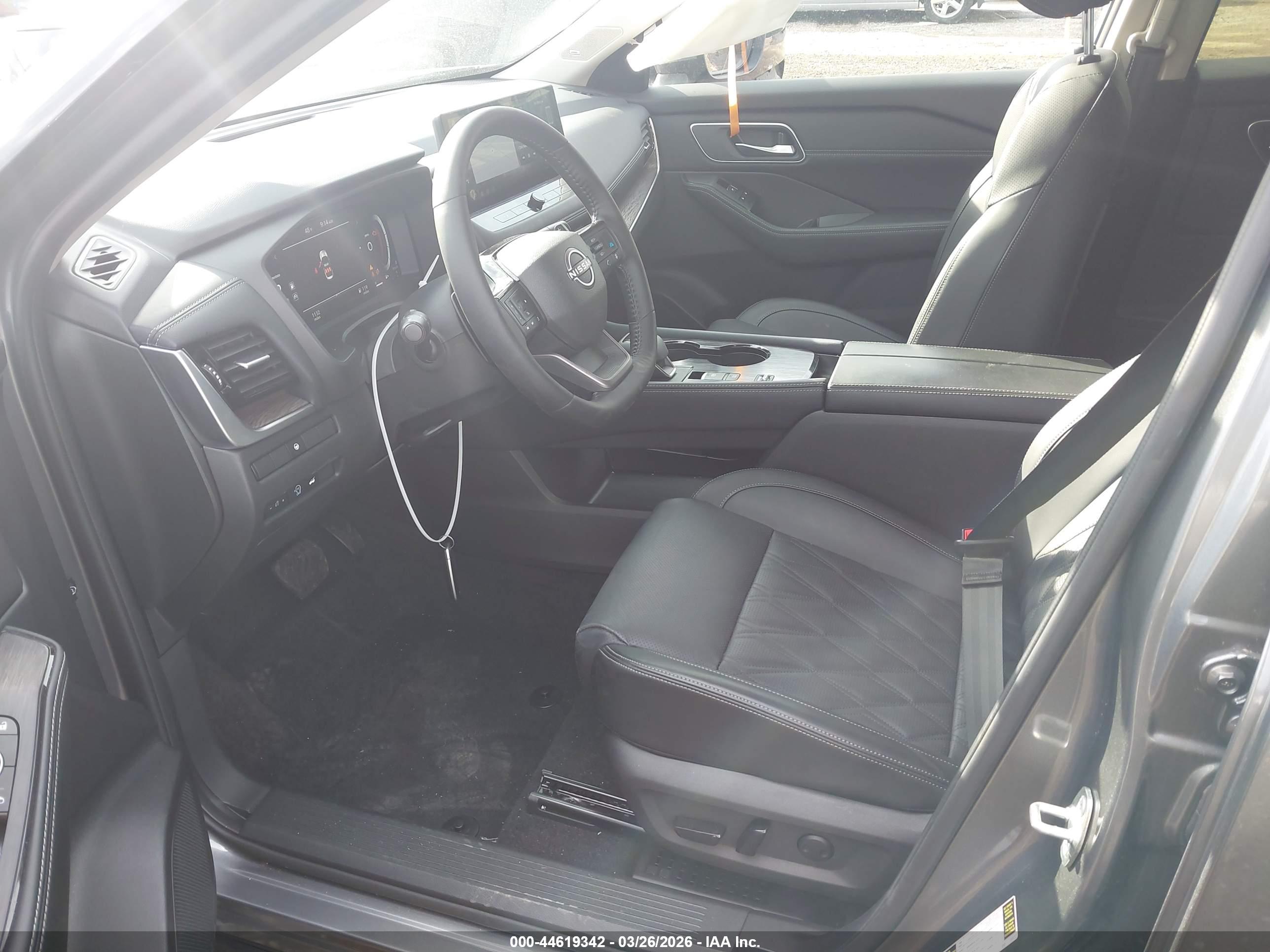 NISSAN ROGUE image 5