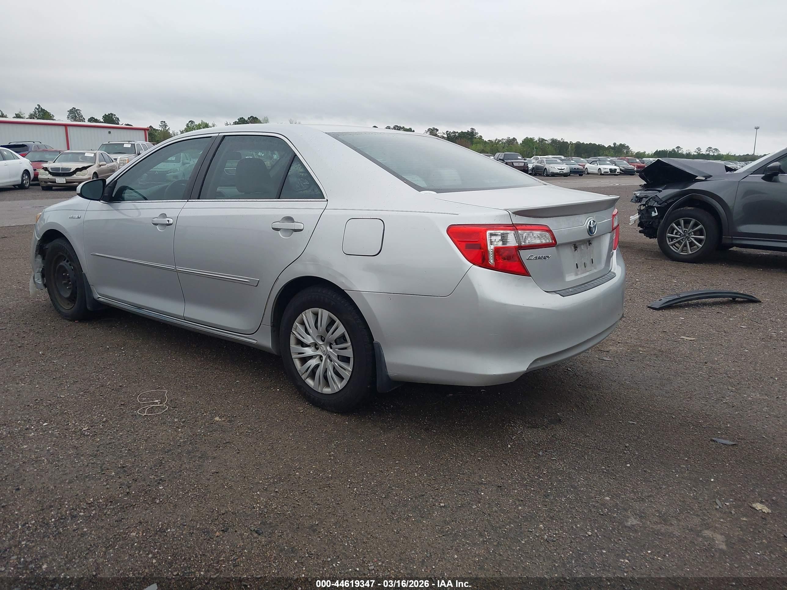 TOYOTA CAMRY image 3