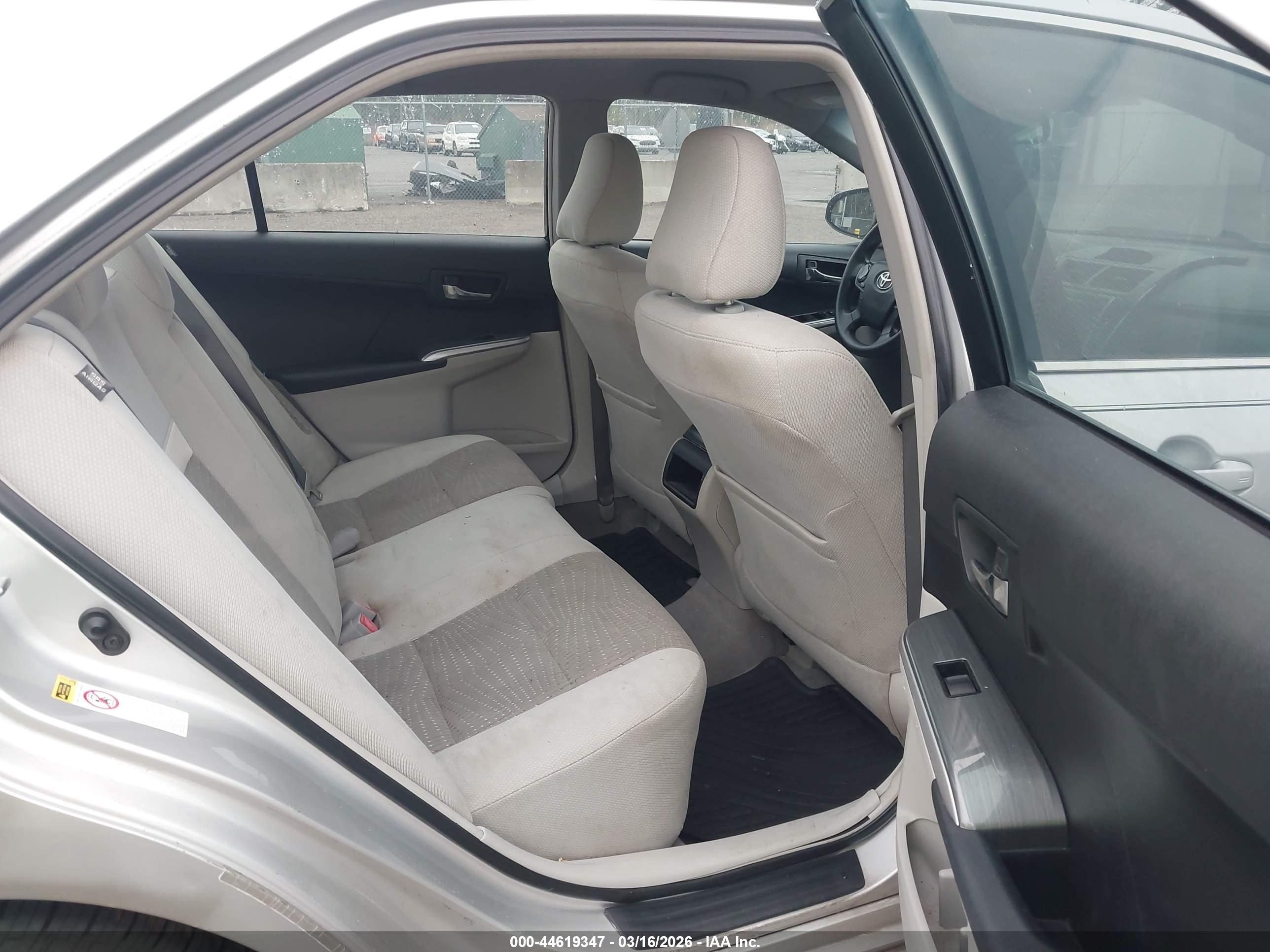 TOYOTA CAMRY image 8