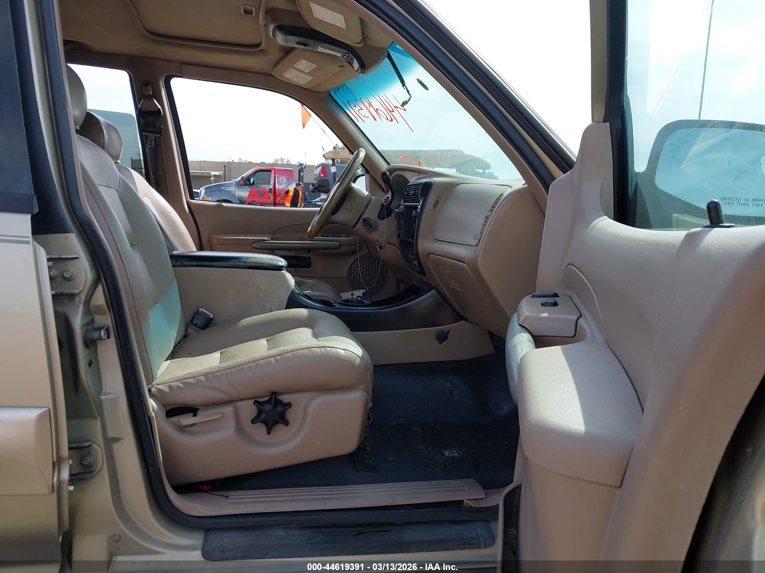 FORD EXPLORER image 5